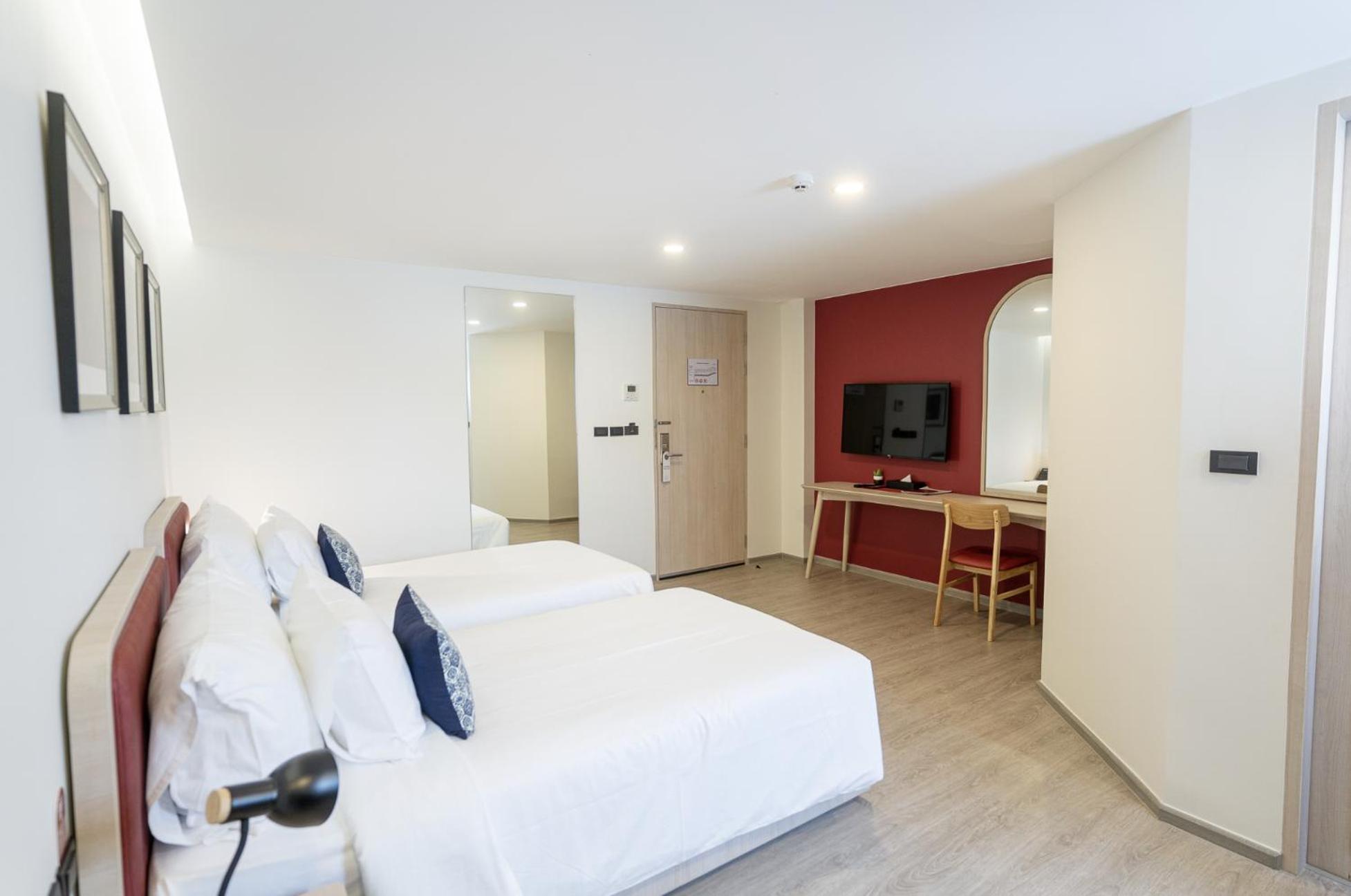 Standard Twin Room - Photo 8
