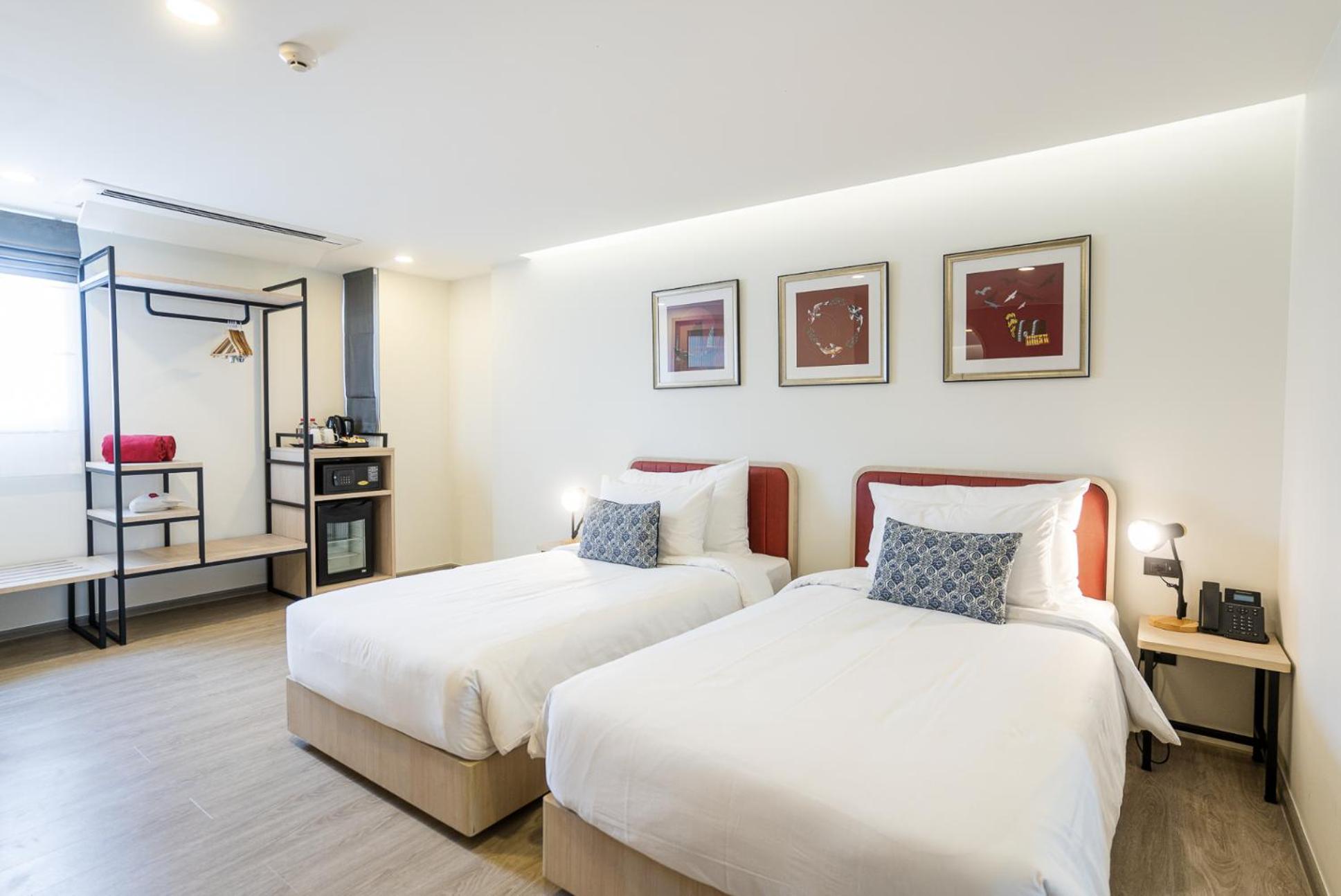 Standard Twin Room - Photo 7