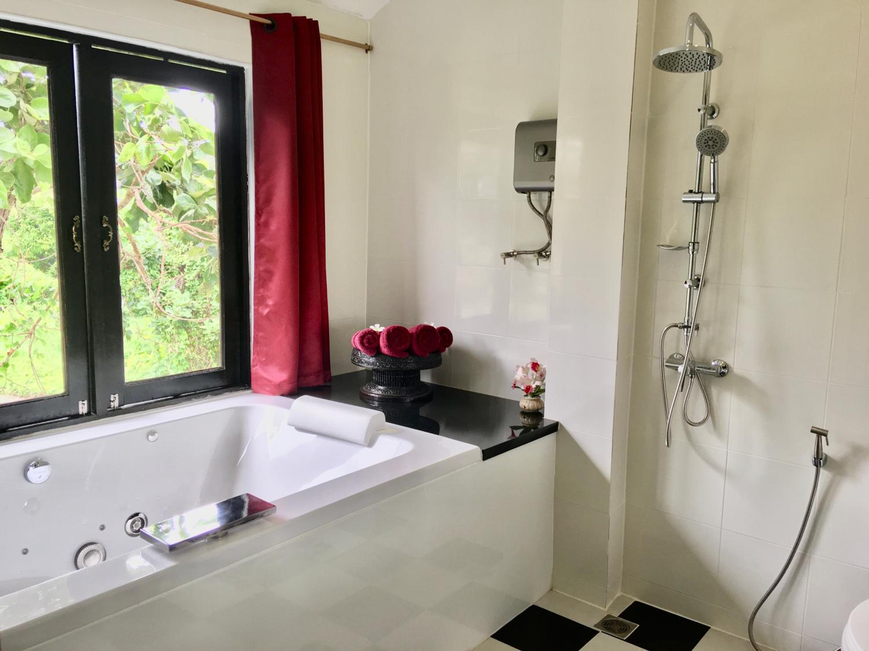 King Room with Spa Bath photo 2