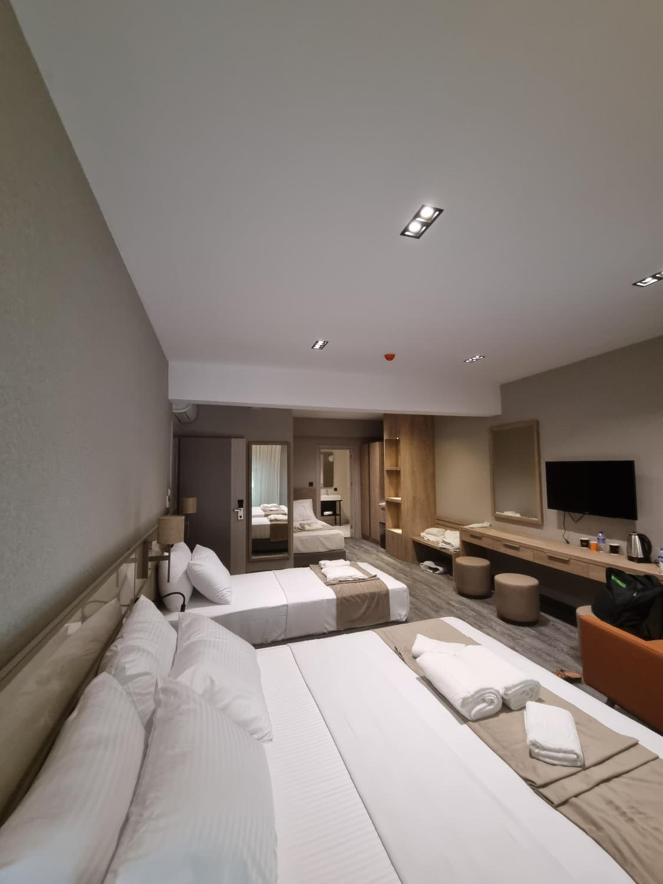 Quadruple Room with Bathroom photo 2