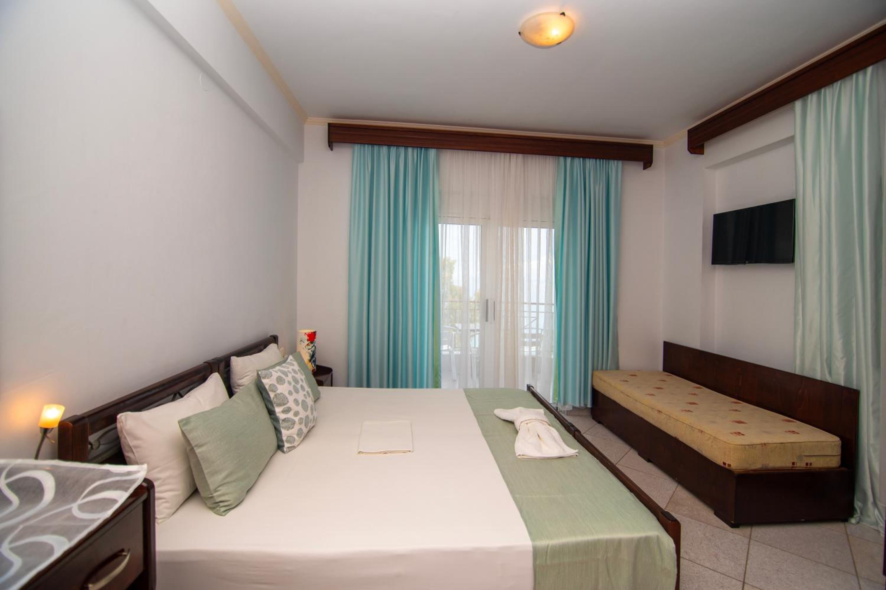 Studio (2 Adults) - Ground Floor