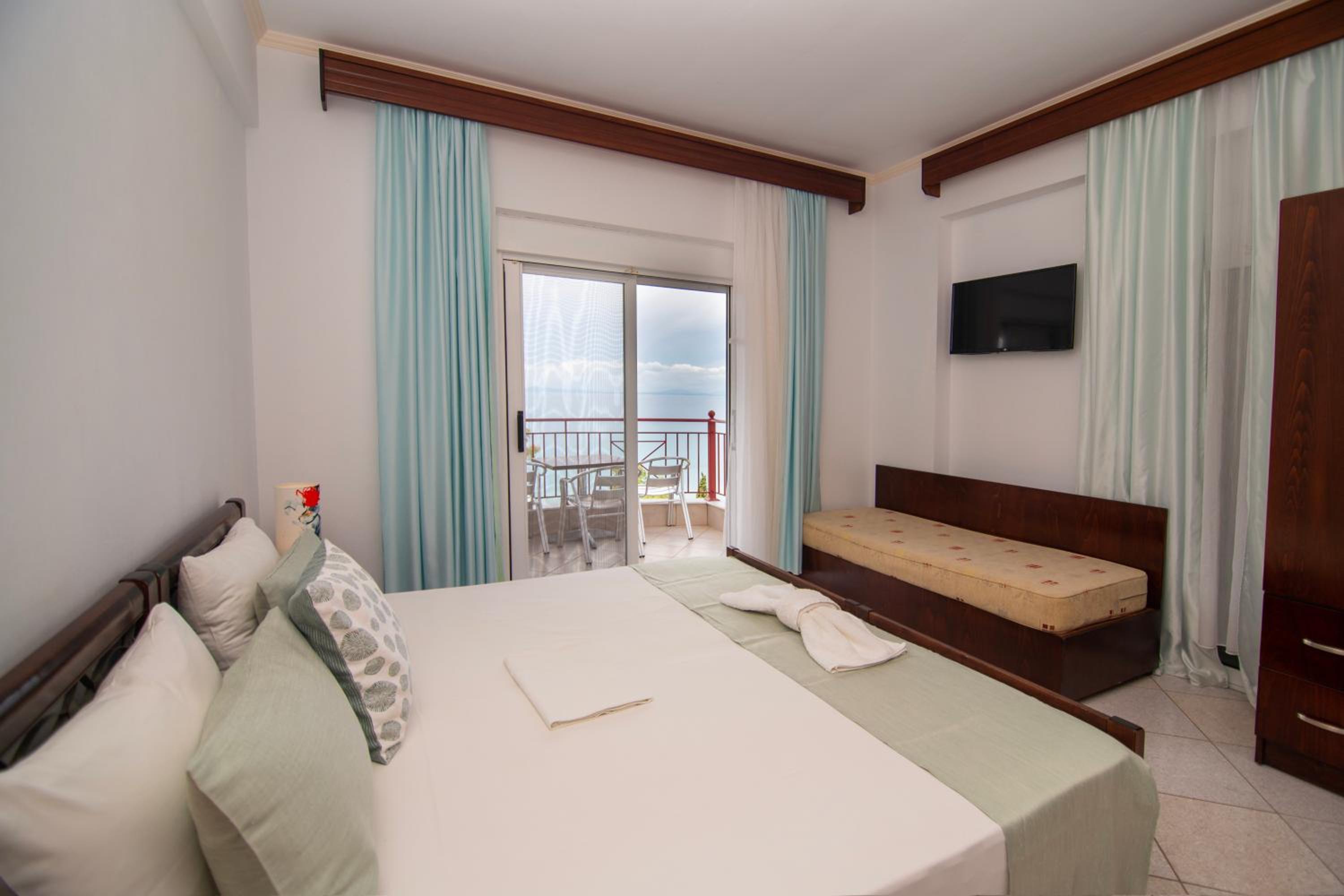 Studio (2 Adults) - Ground Floor
