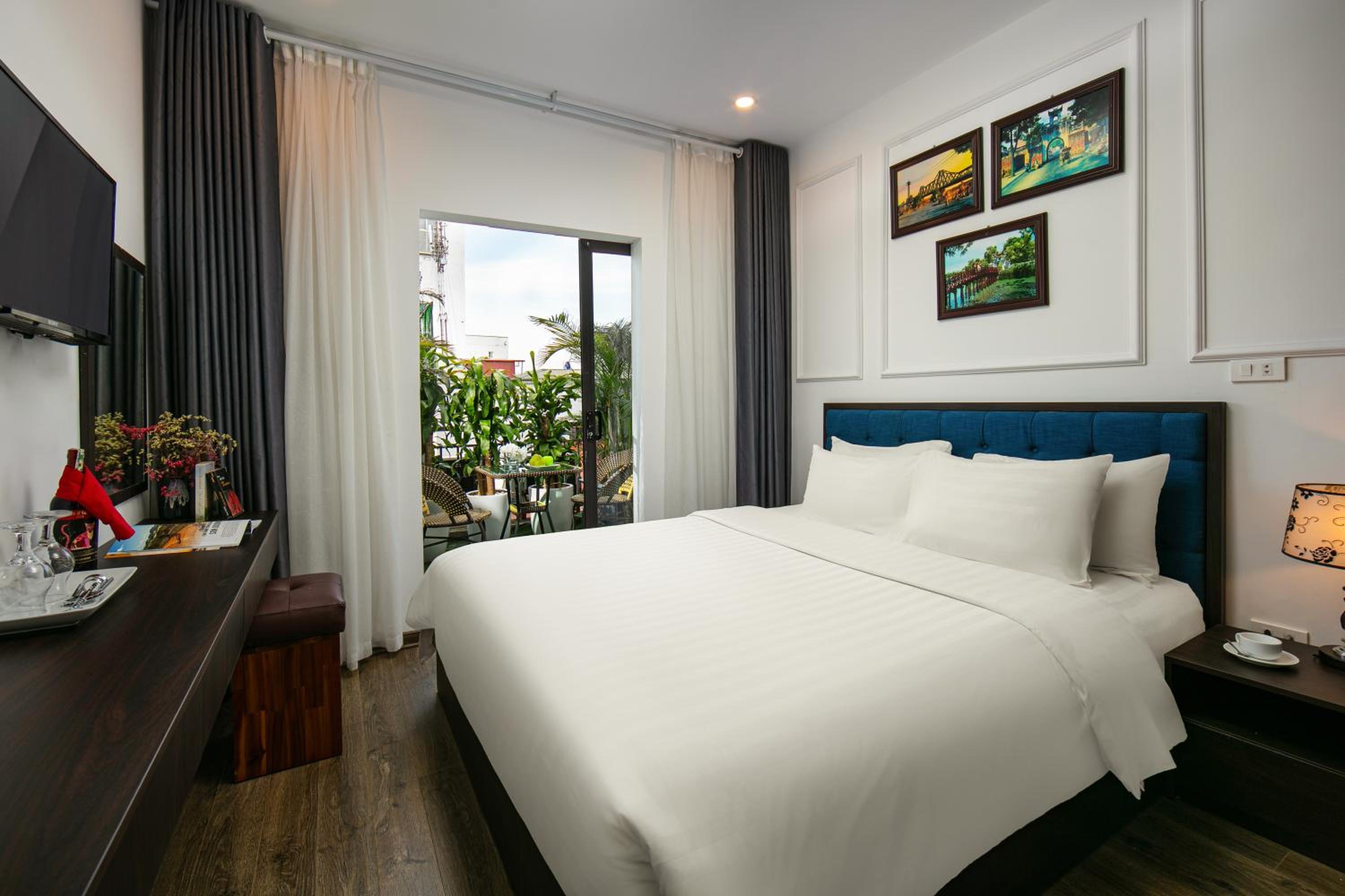 Junior Suite with Balcony