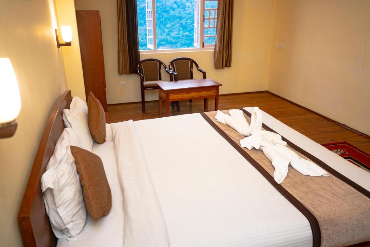 King Room with Mountain View photo 2