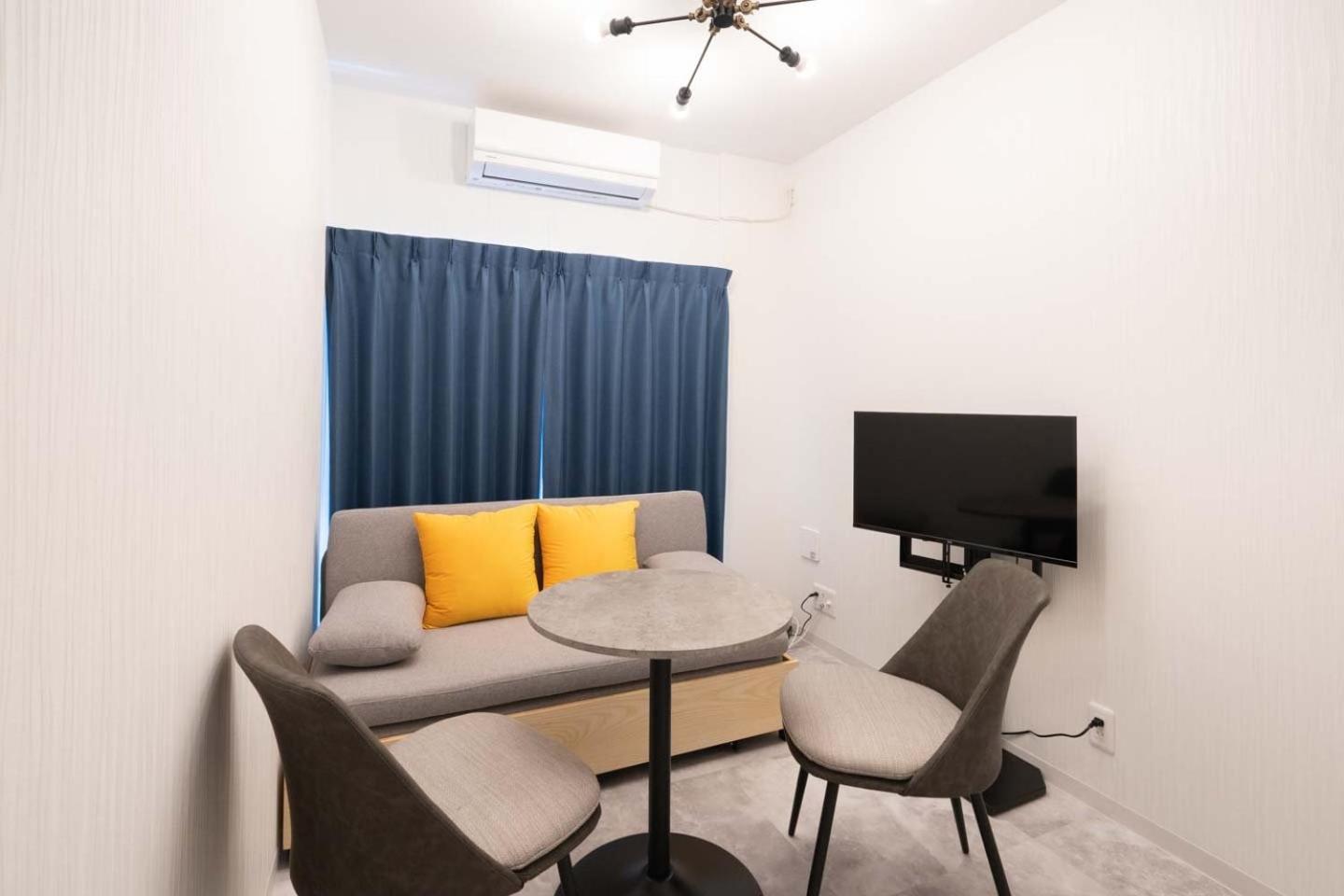 One-Bedroom Apartment photo 2