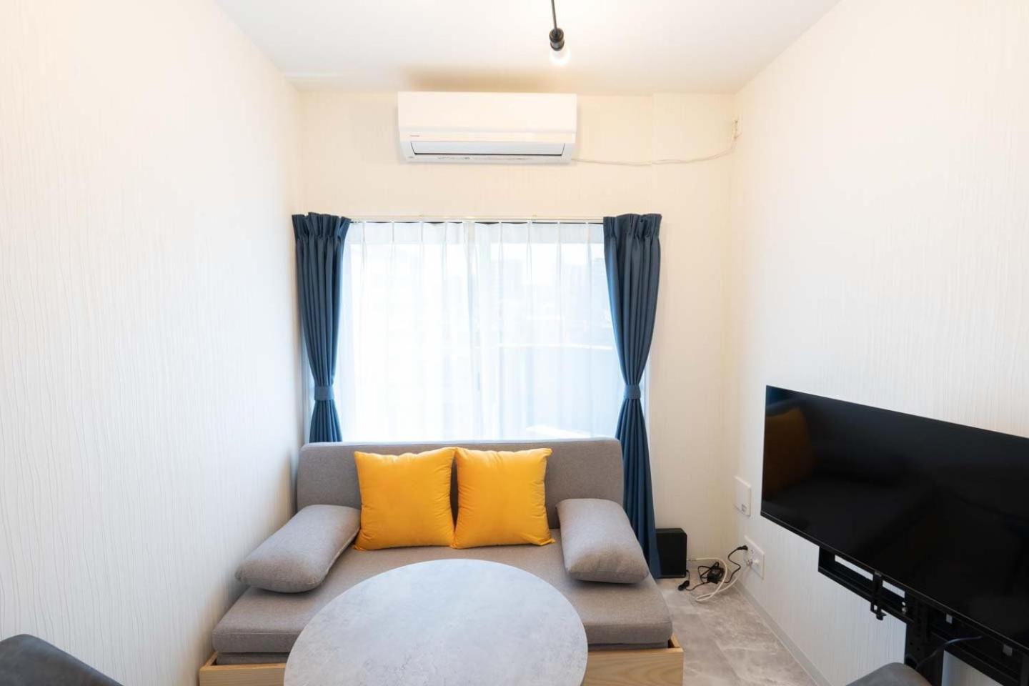 One-Bedroom Apartment photo 3