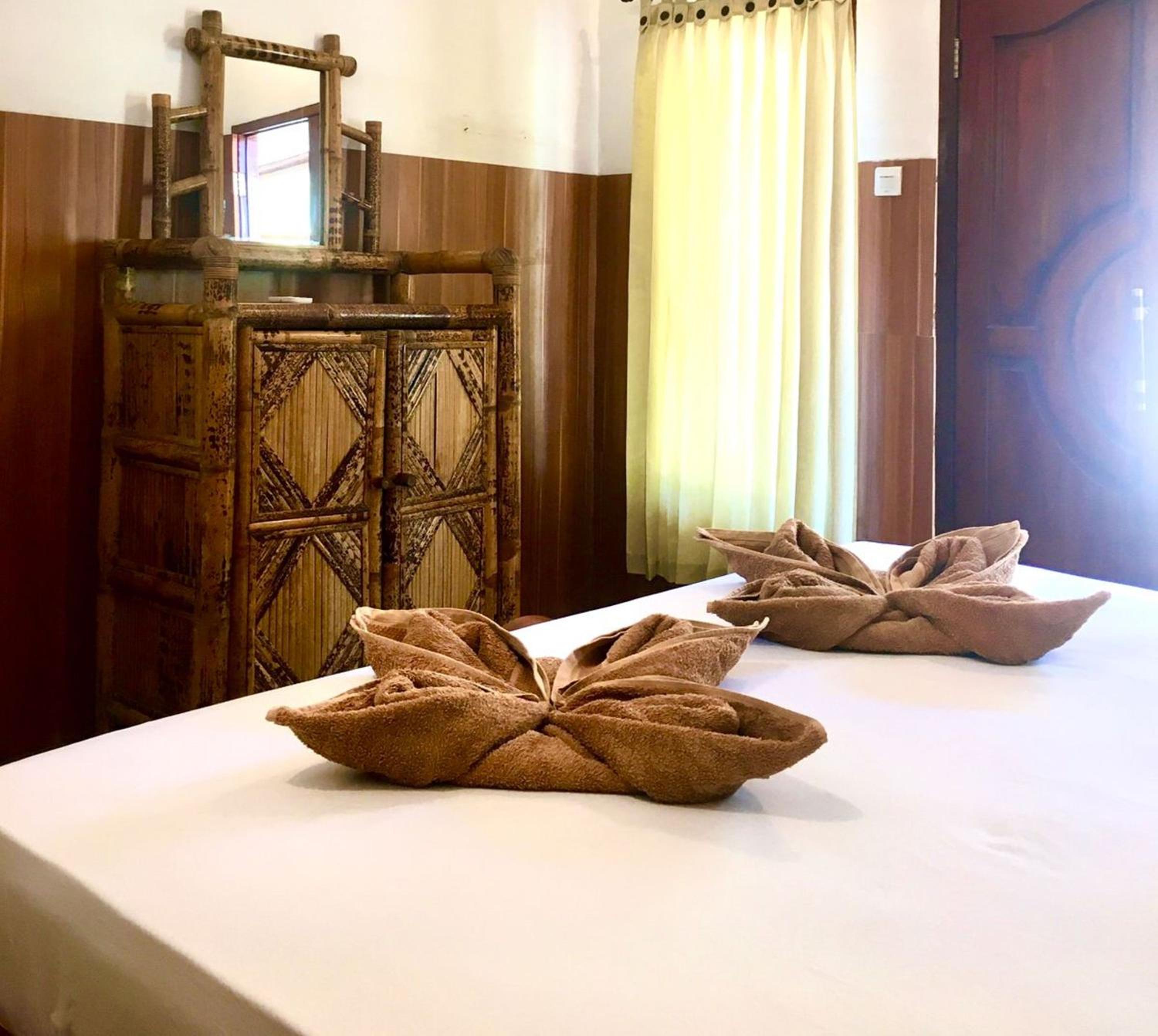Double or Twin Room with Private Bathroom - Photo 14