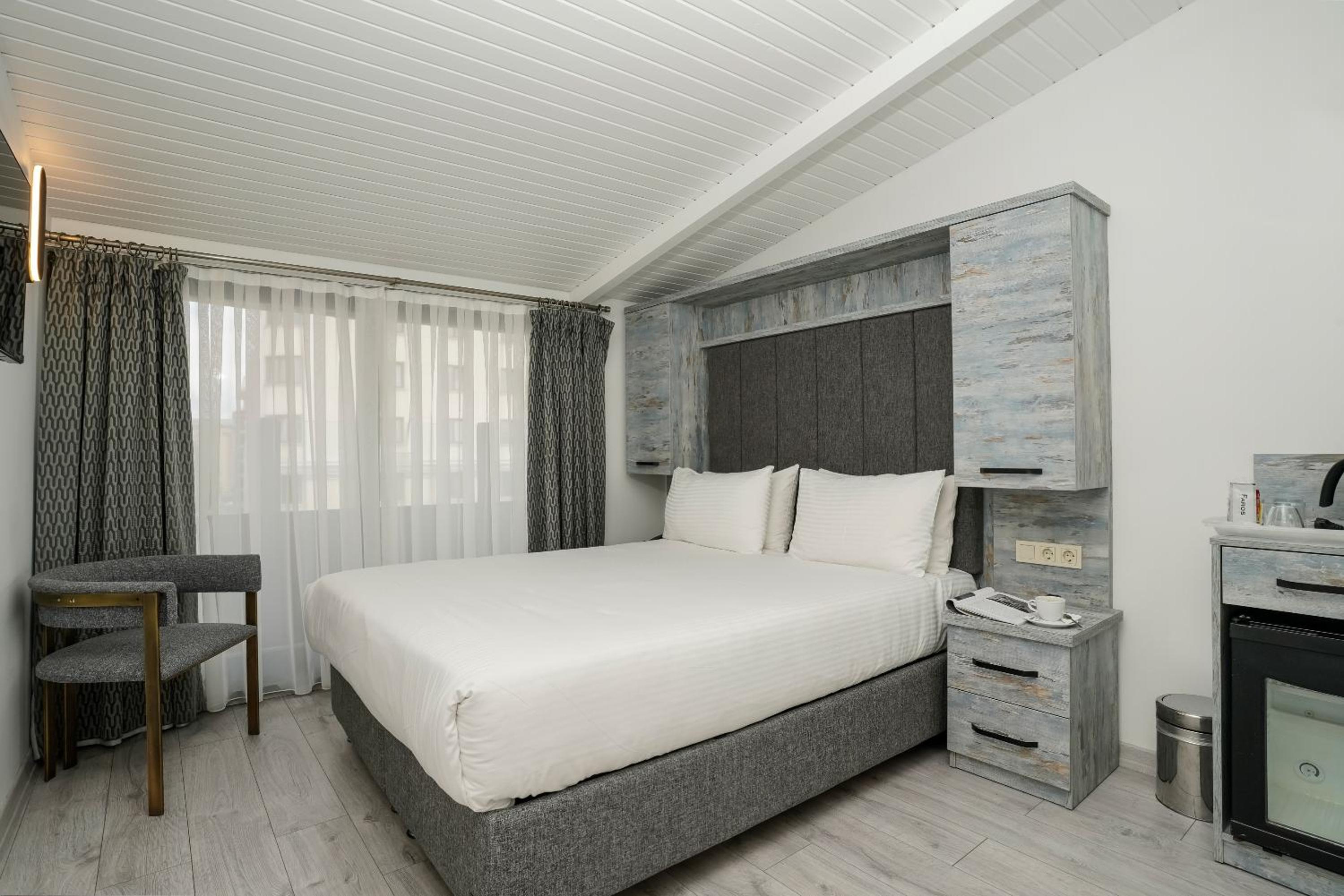 Double Room - Attic photo 1