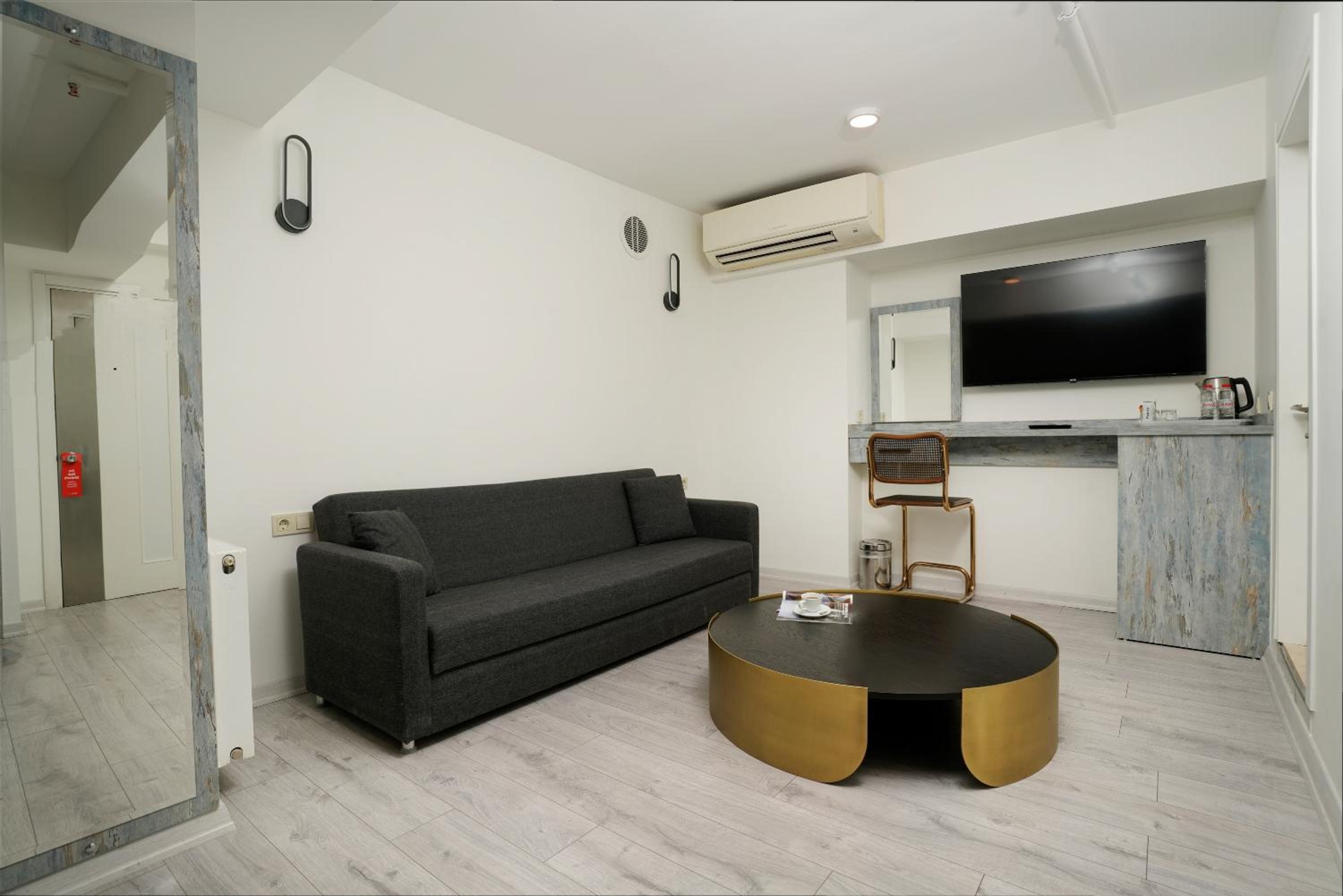 Standard Double Room photo 3