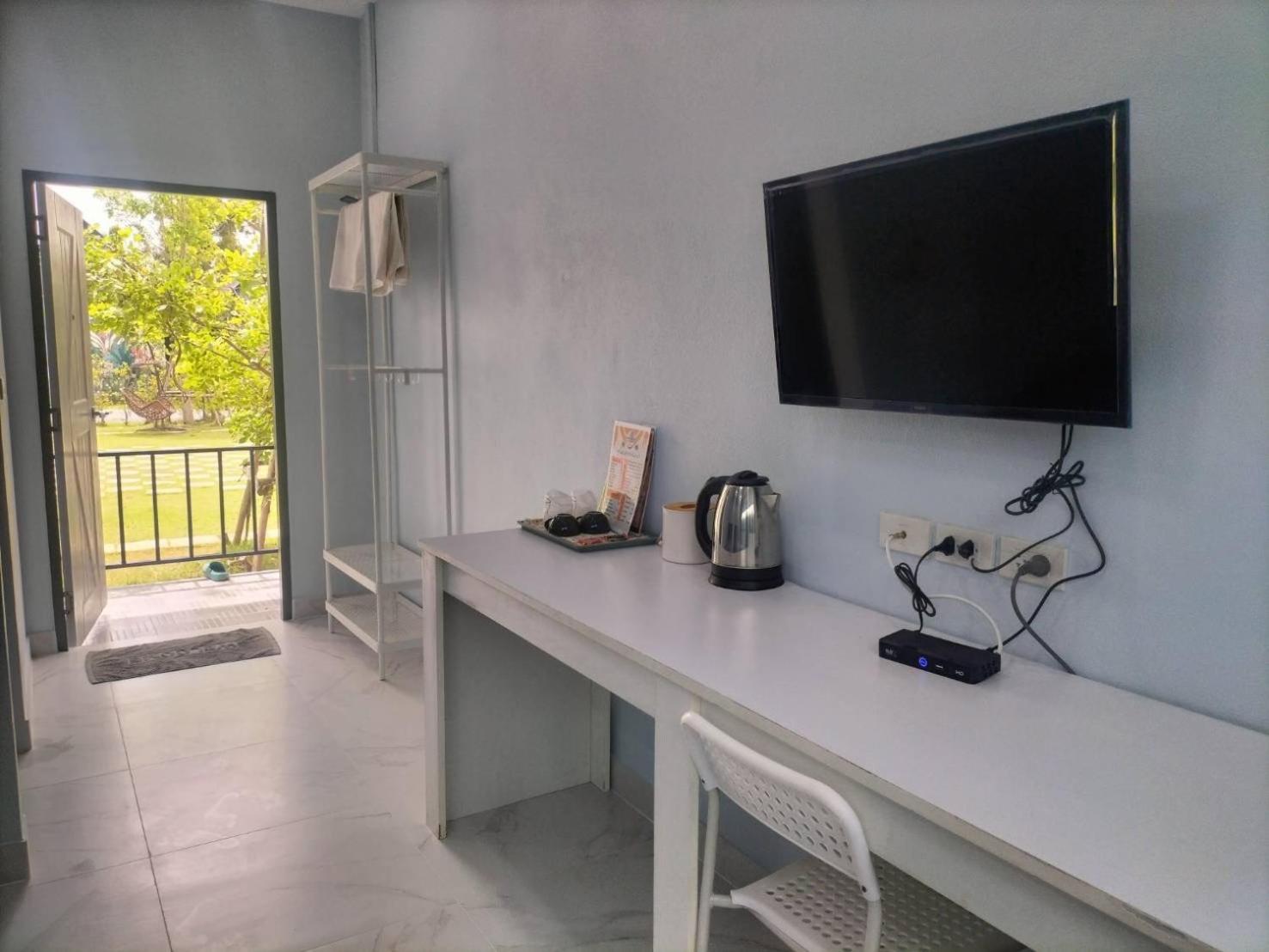 Standard Twin Room - Photo 5