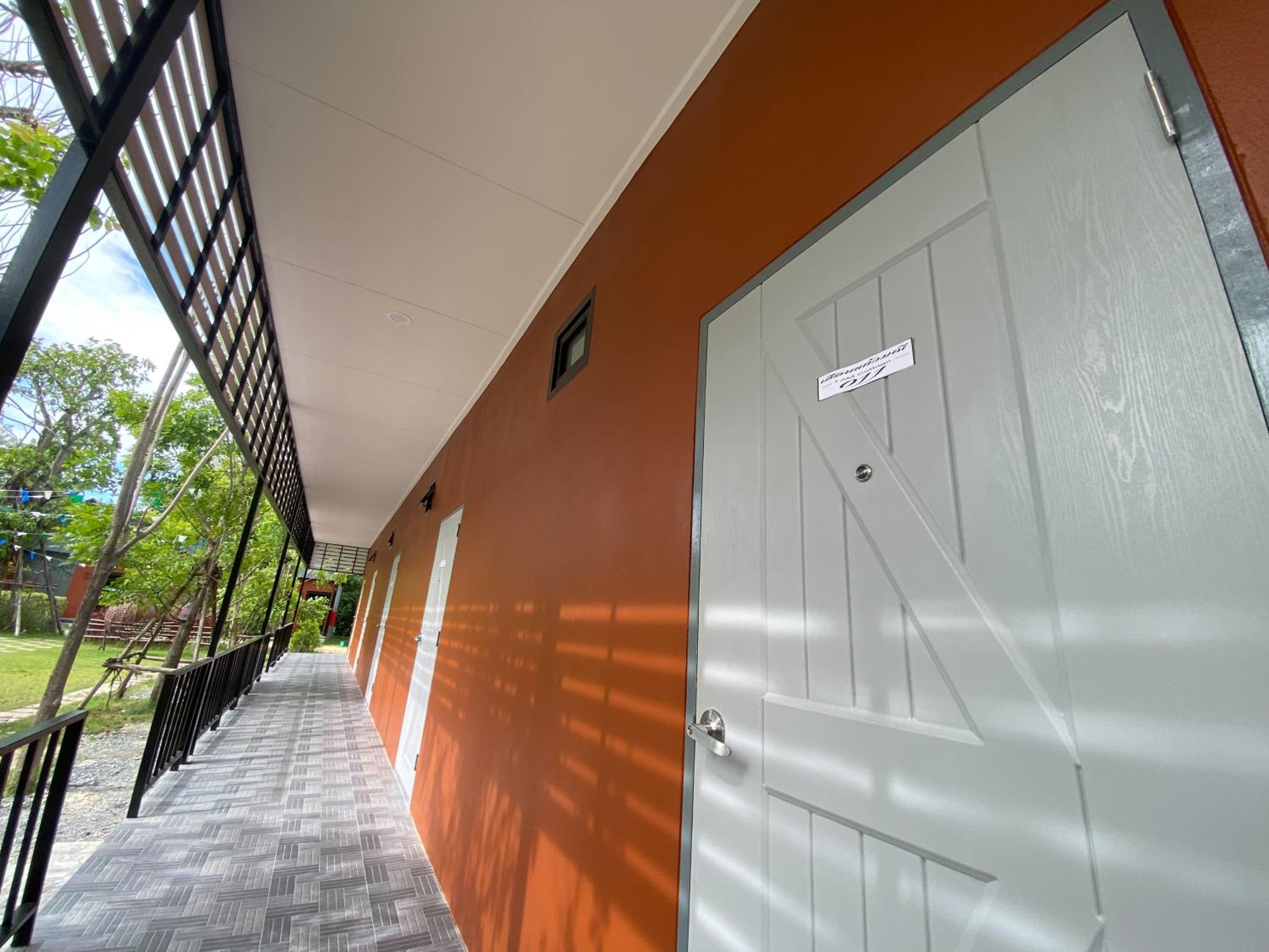 Standard Twin Room - Photo 6