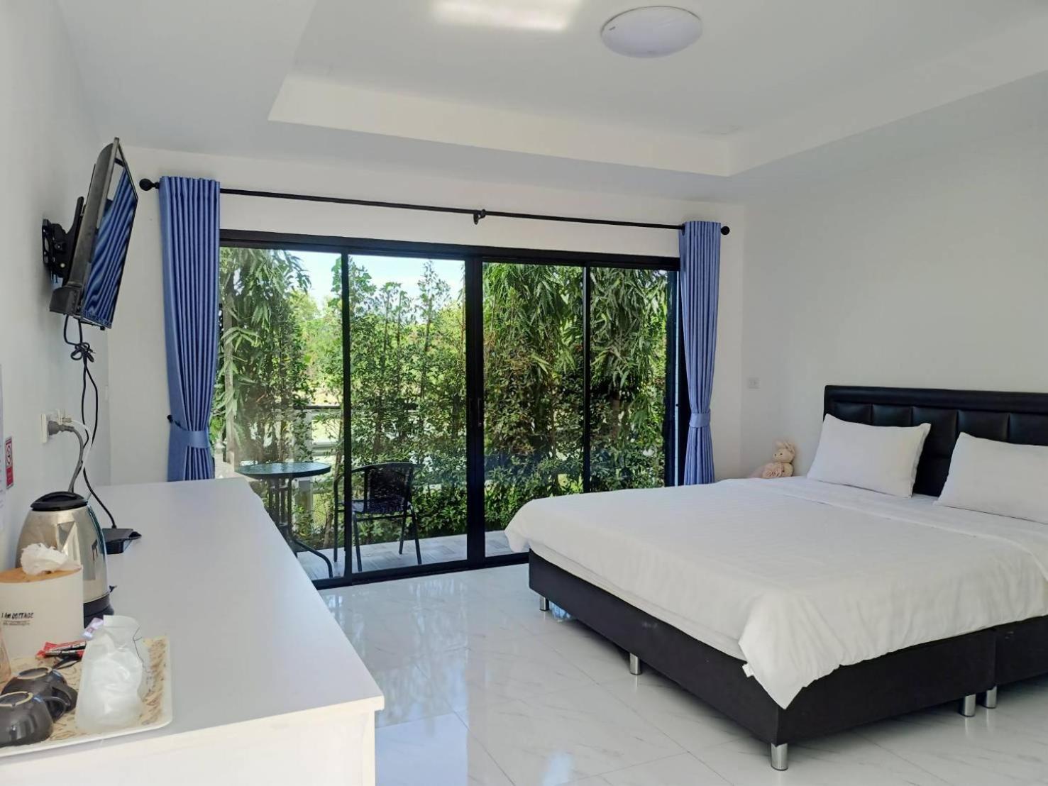 Superior King Room - Photo 2