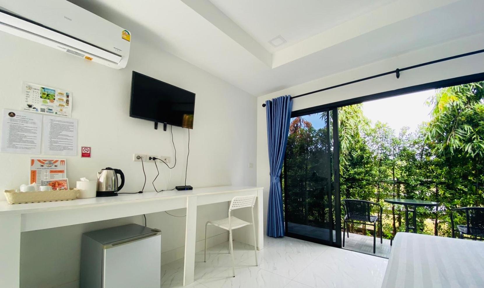 Superior King Room - Photo 11