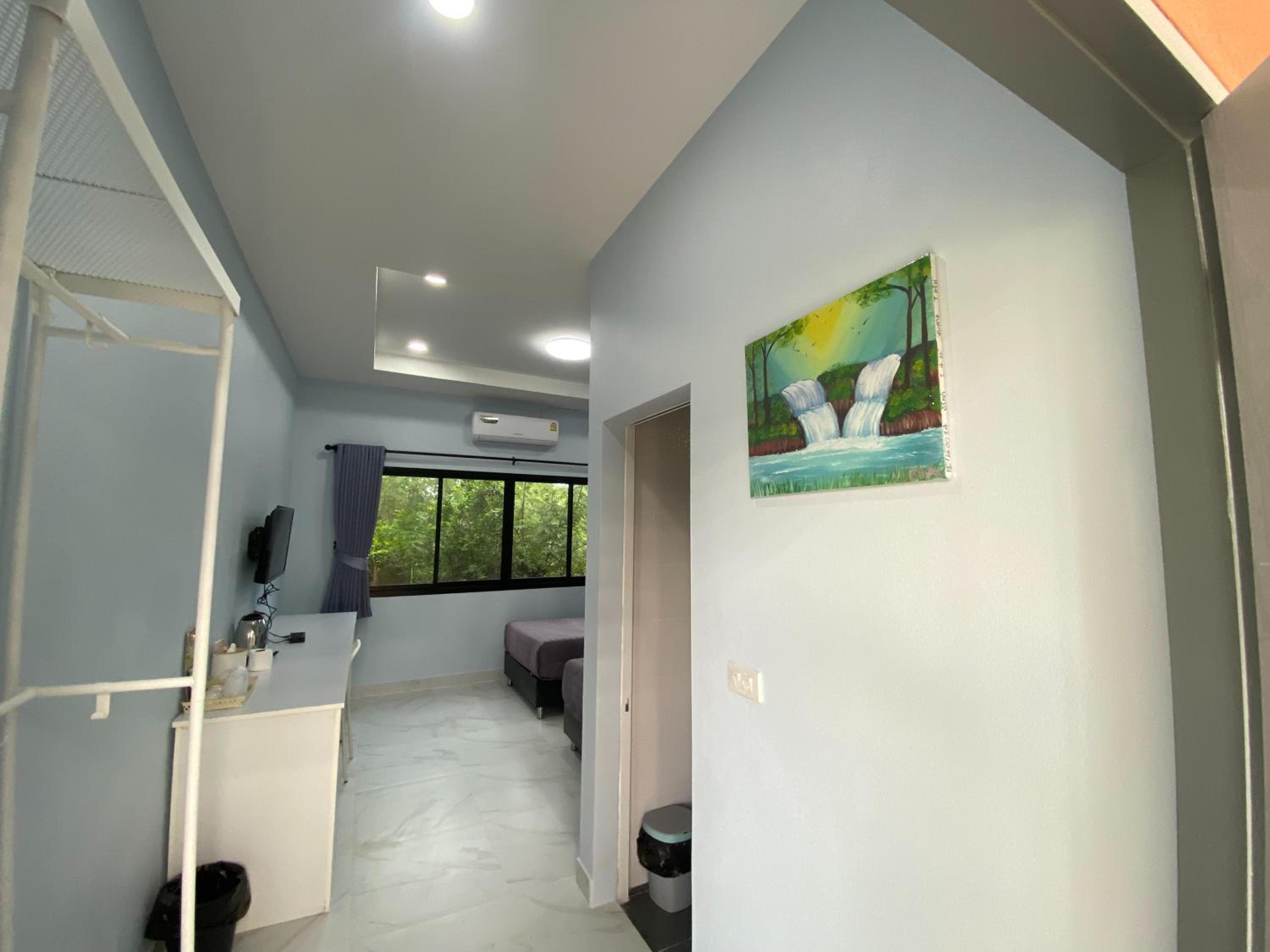 Standard Twin Room - Photo 4