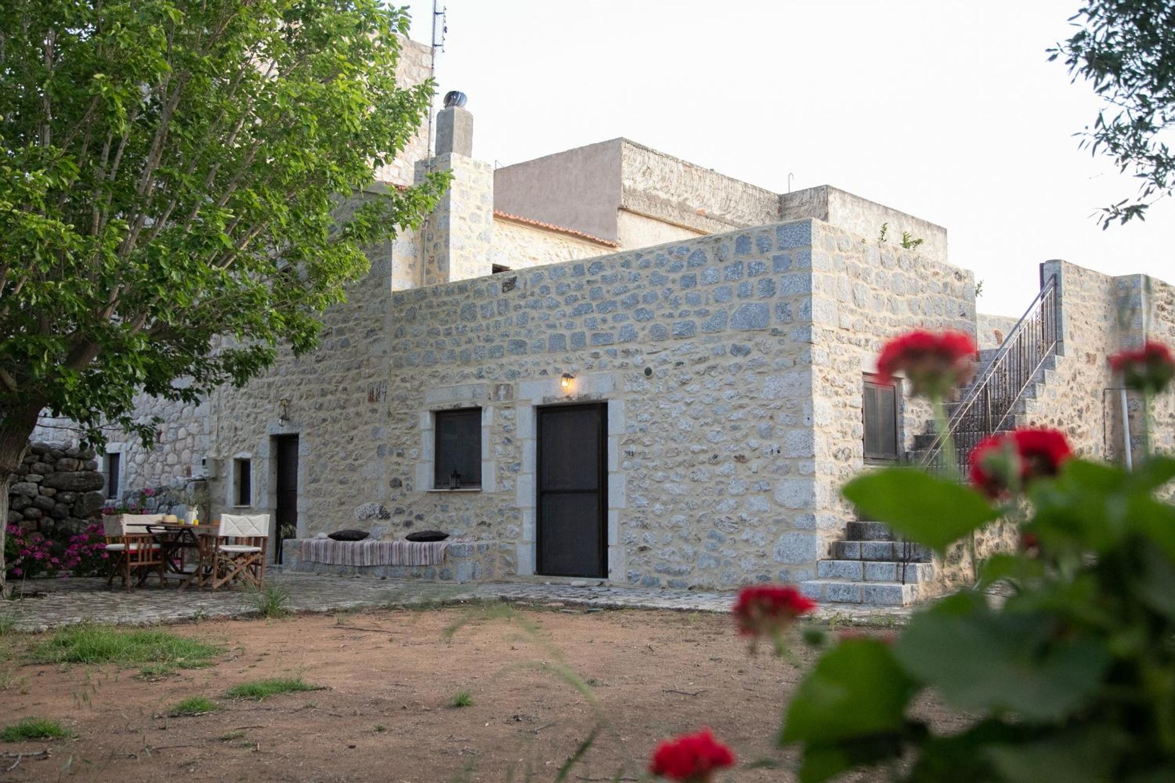 Three-Bedroom House photo 2
