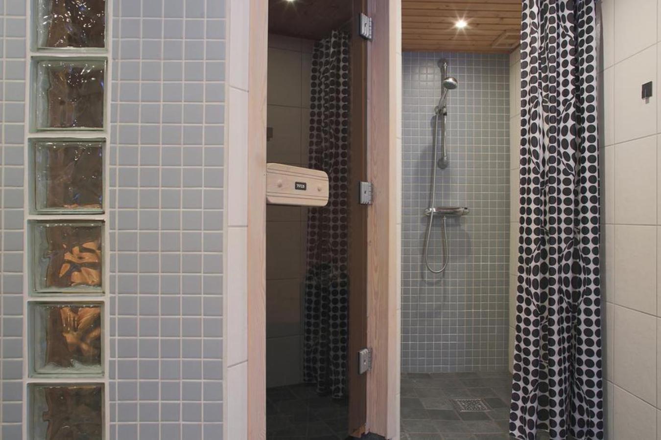 One-Bedroom House - Photo 20
