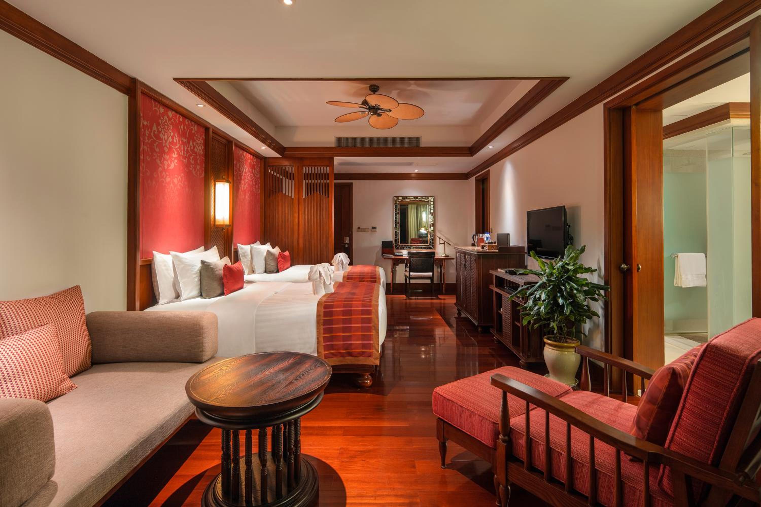 Deluxe Garden View Room (King Bed) photo 3