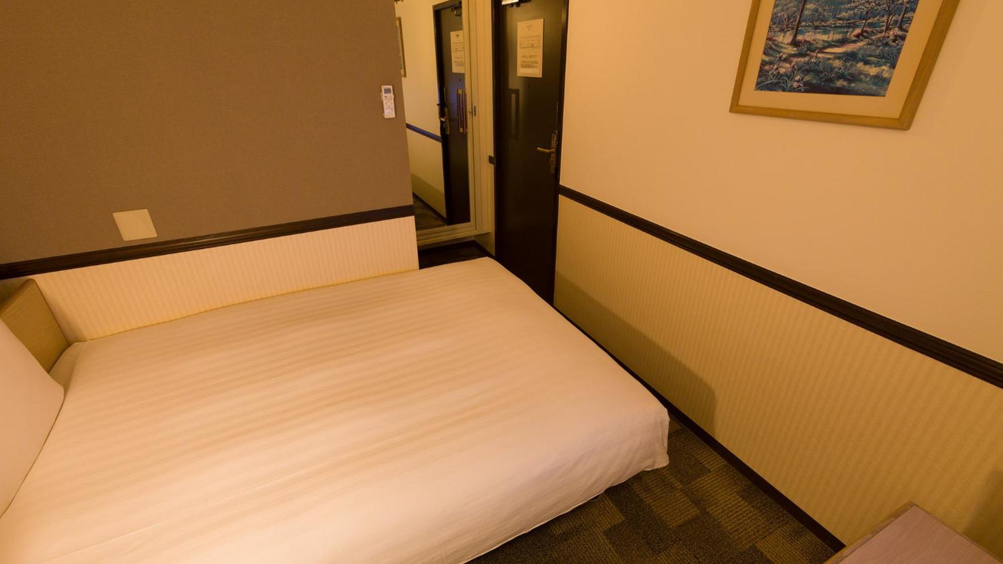 Single Room - Smoking photo 3
