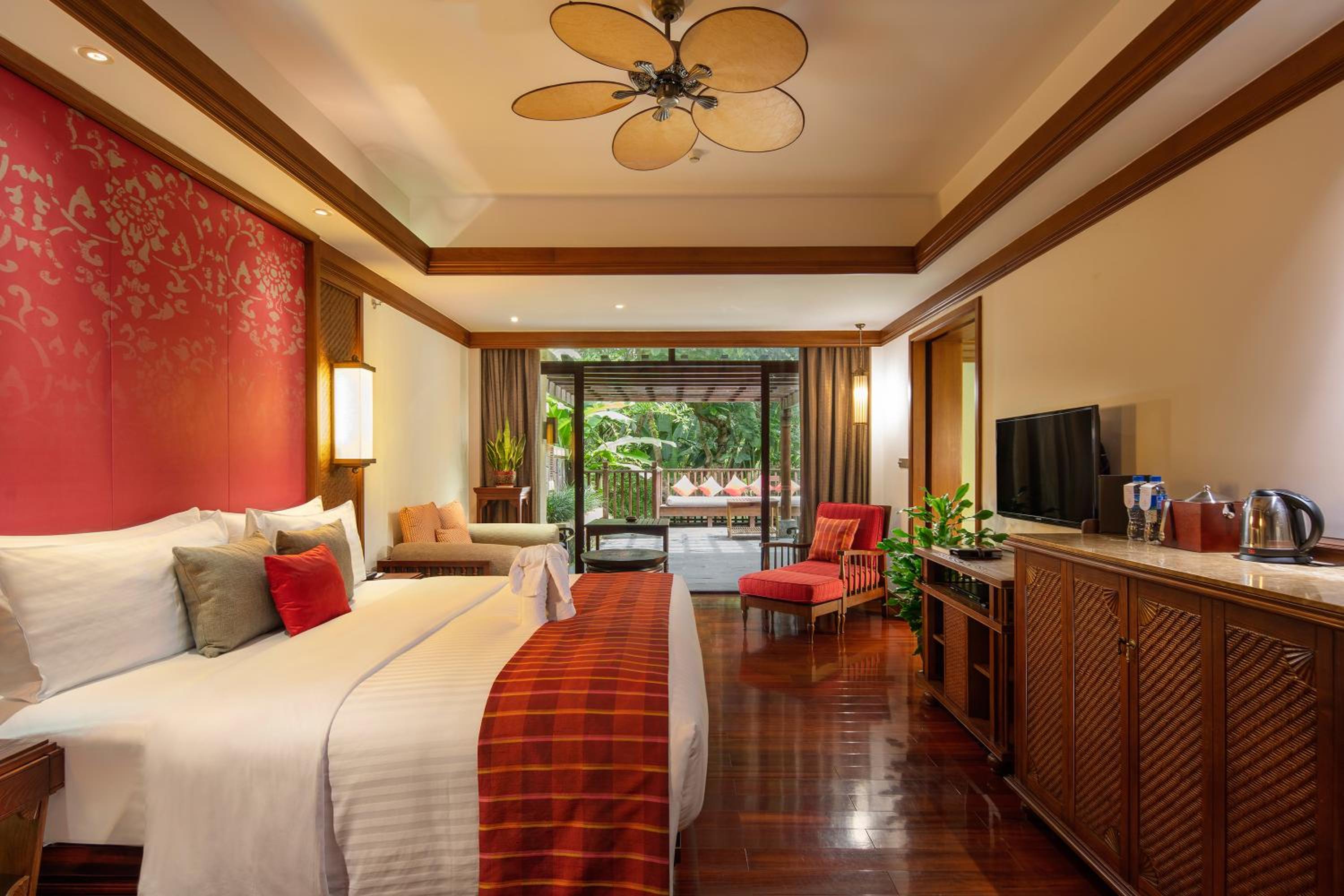 Deluxe Garden View Terrace Room (King Bed) 