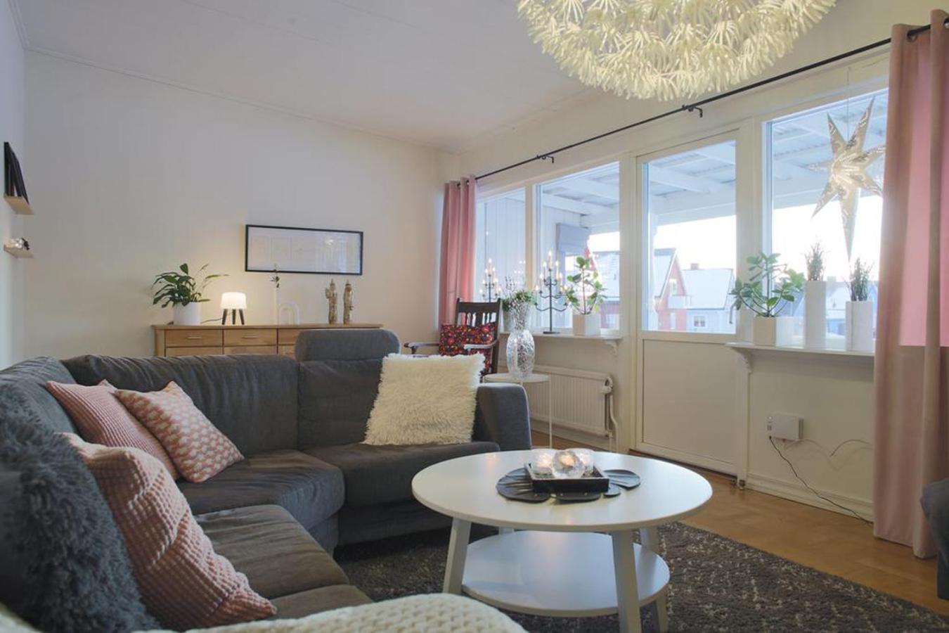 One-Bedroom House - Photo 22