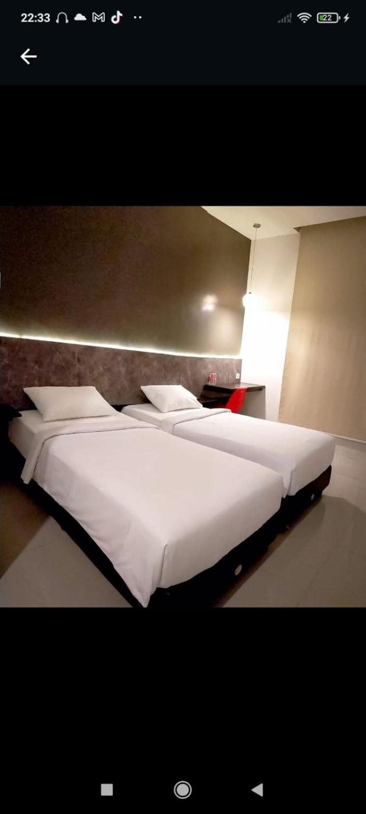 Standard Twin Room - Photo 1