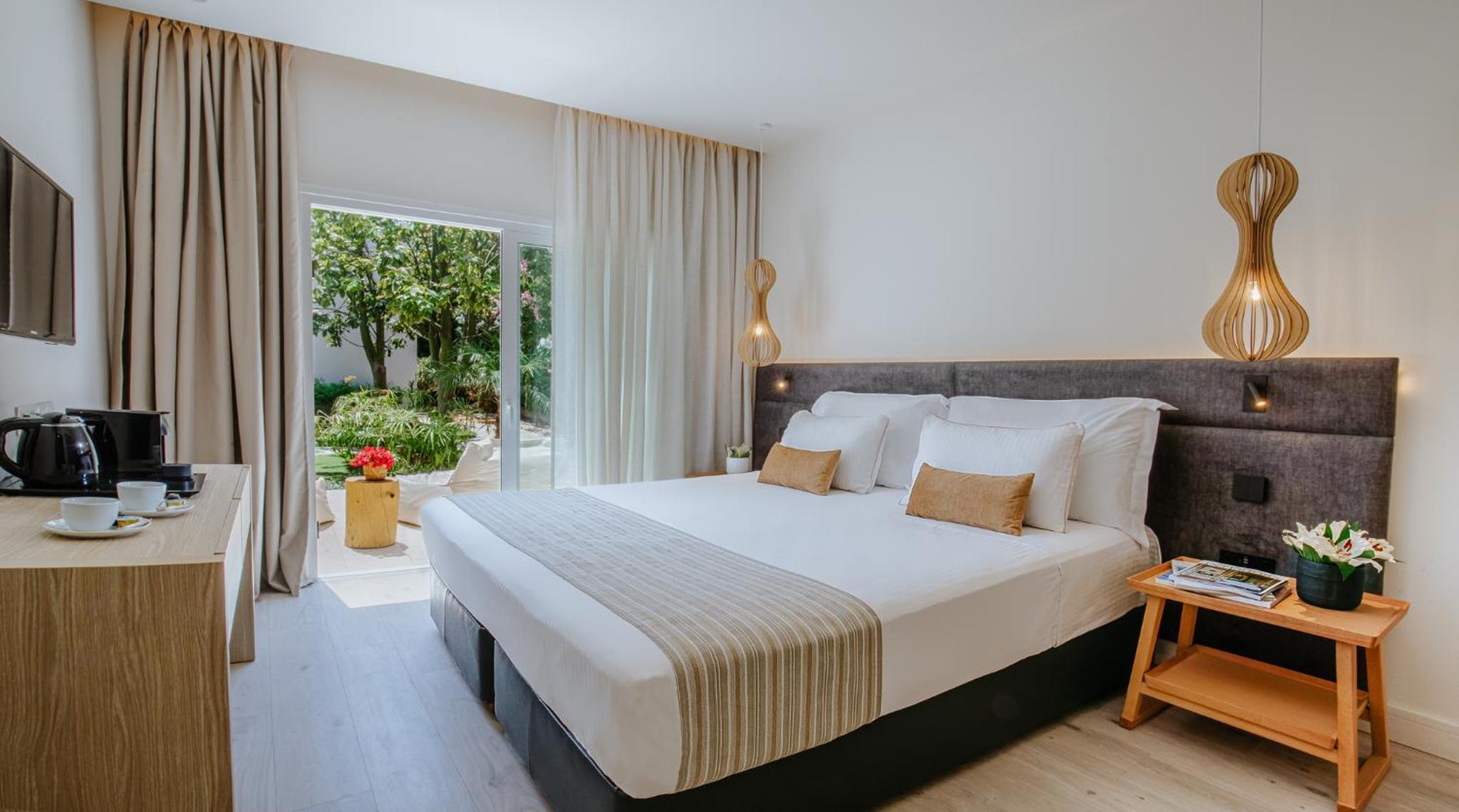 Apartment with Garden View (Located 230 ft away from the main hotel building, in an annex complex) photo 3