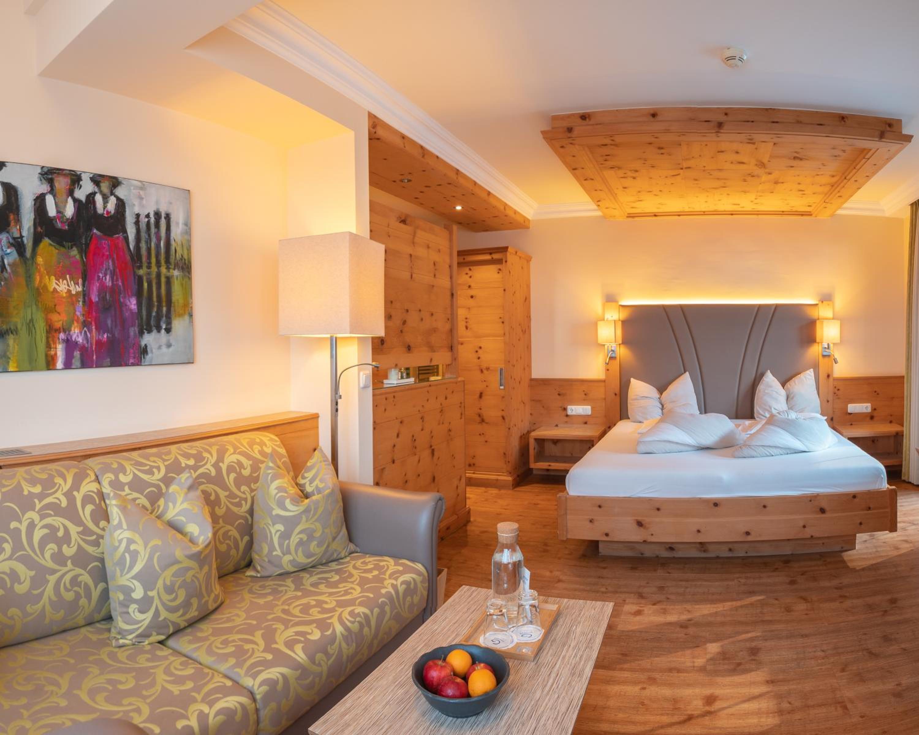 Suite - Photo 17