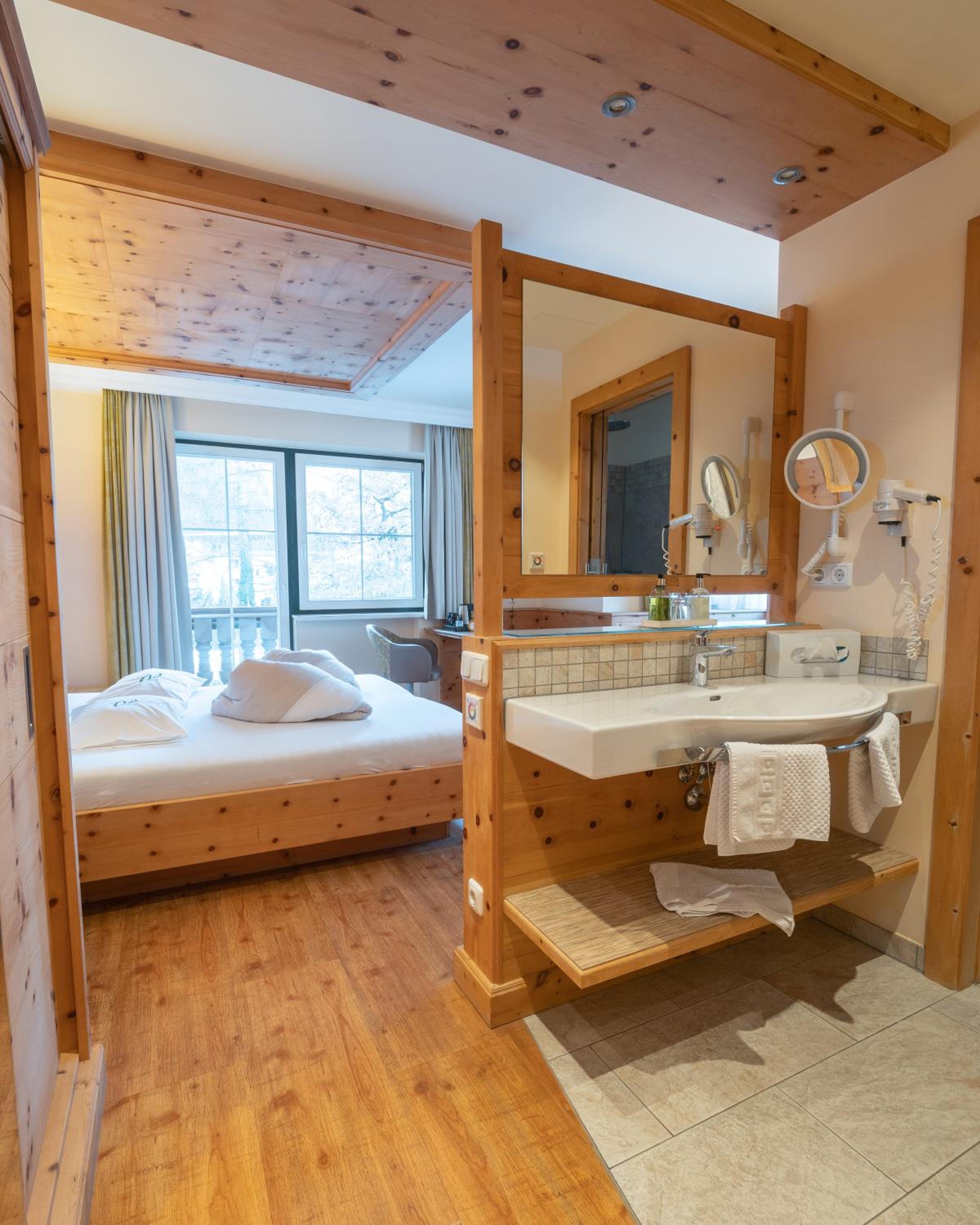 Suite - Photo 5