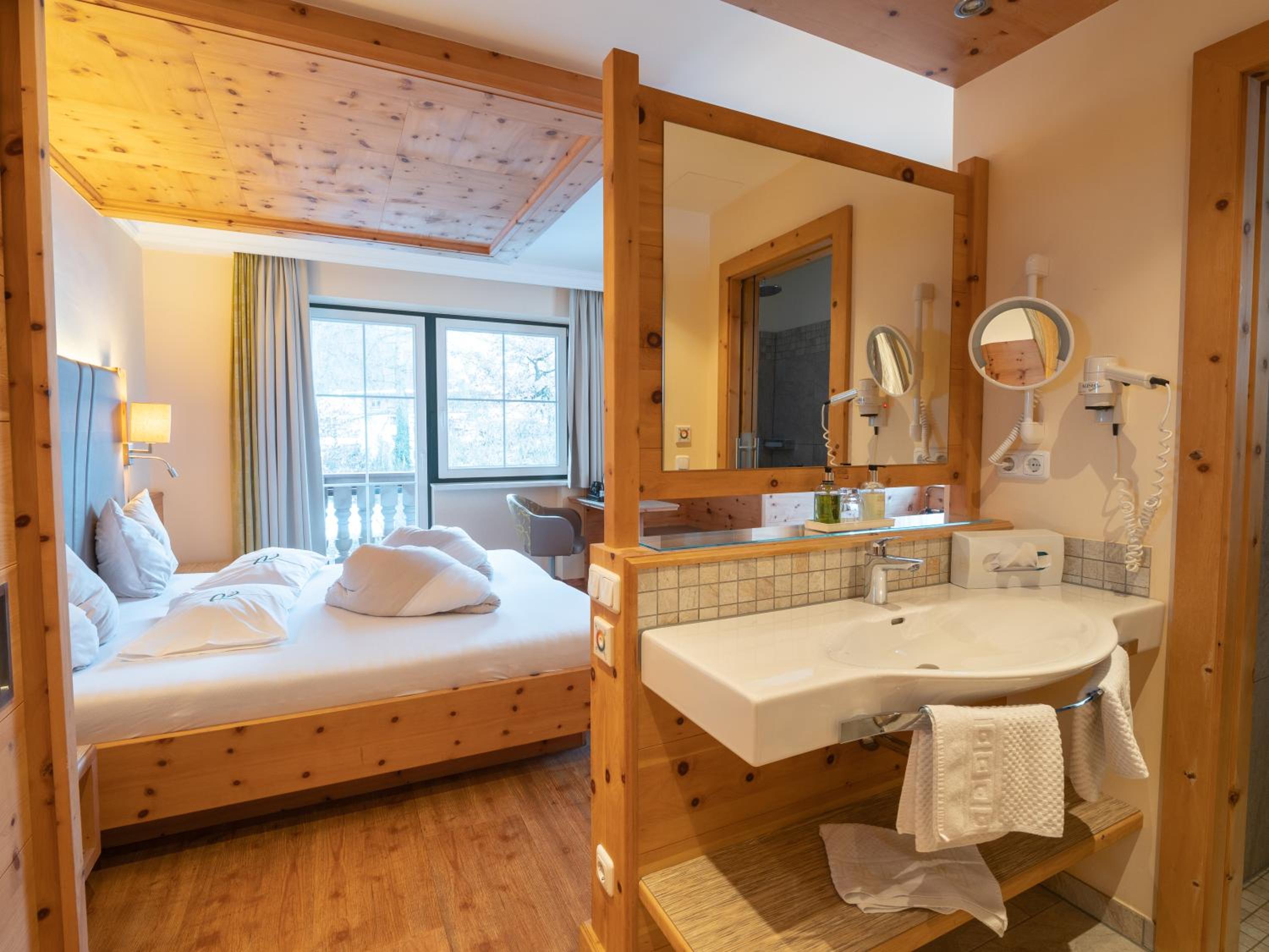 Suite - Photo 1