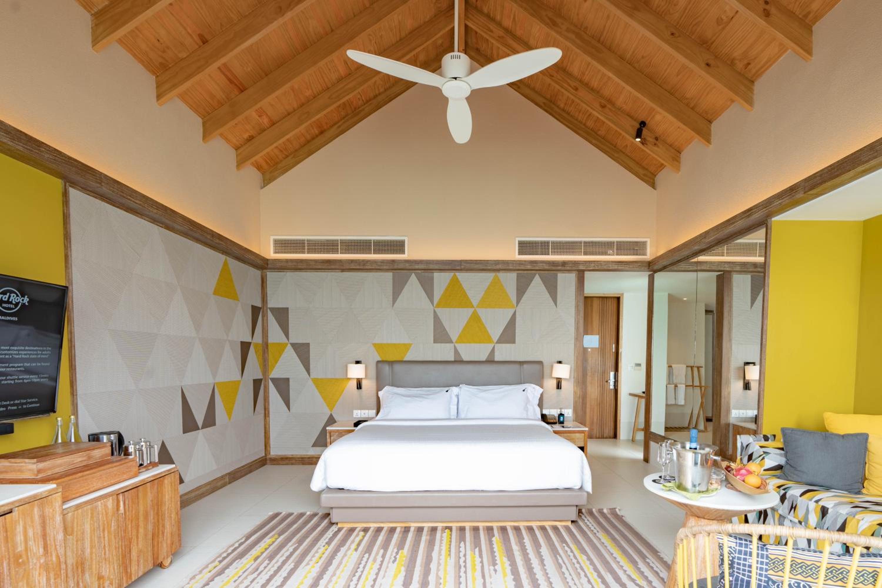 Diamond Overwater Private Pool Villa - King Bed photo 3