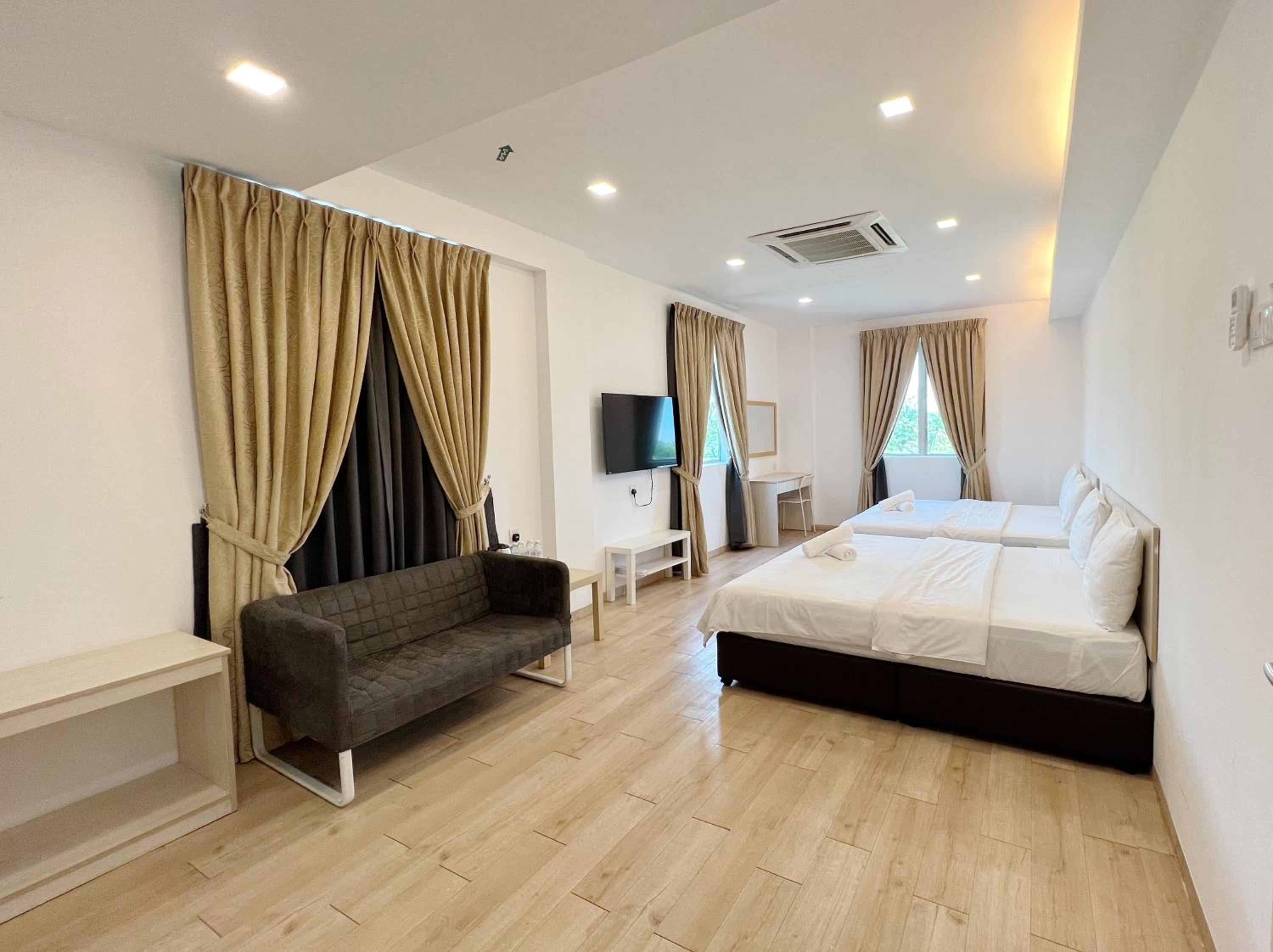 Deluxe Family Room