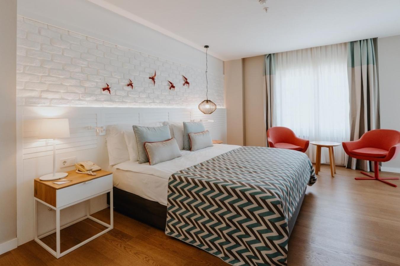 Deluxe Suite with Sea View
