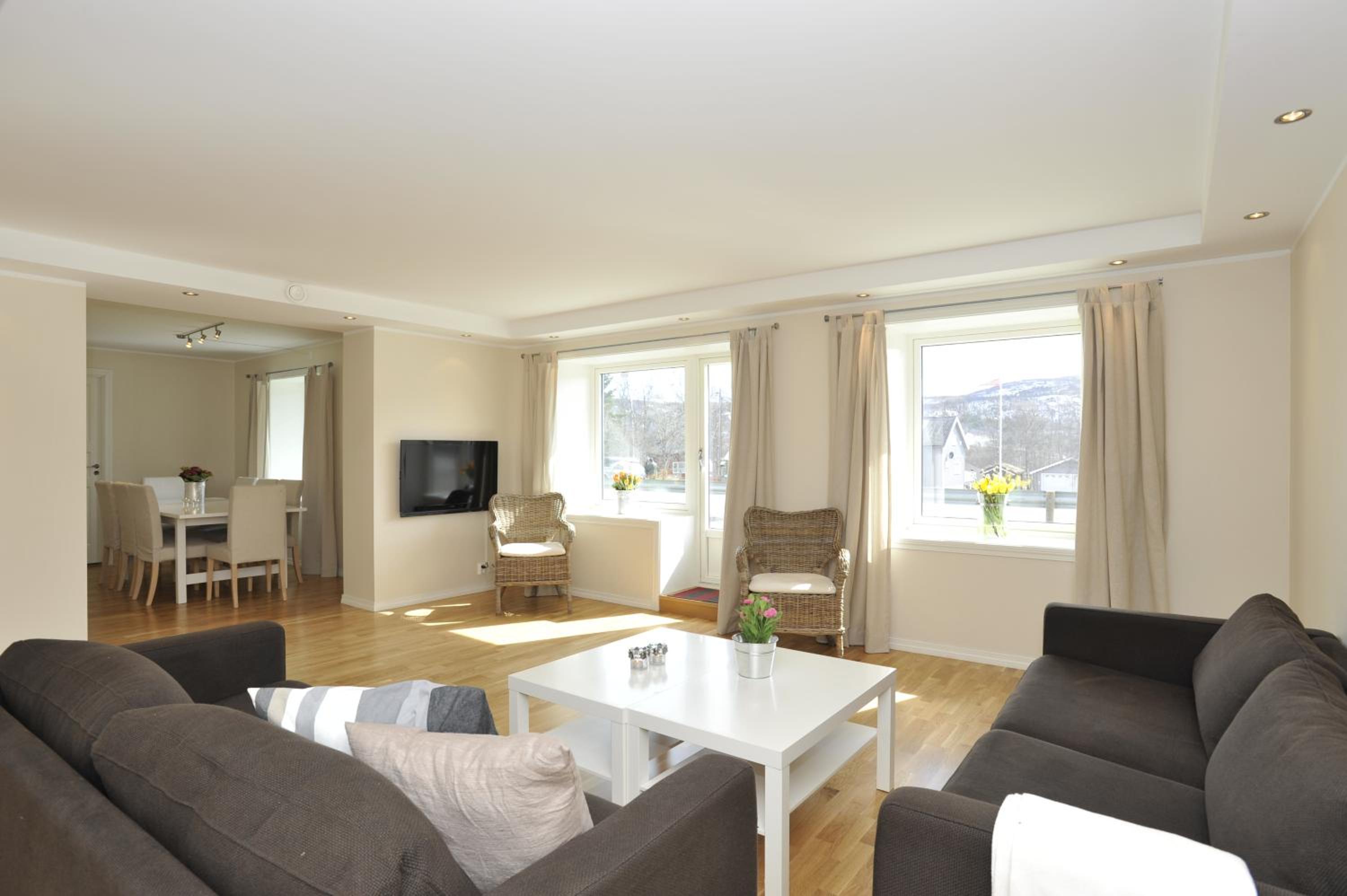 Four-Bedroom Apartment (8 Adults) - Photo 1