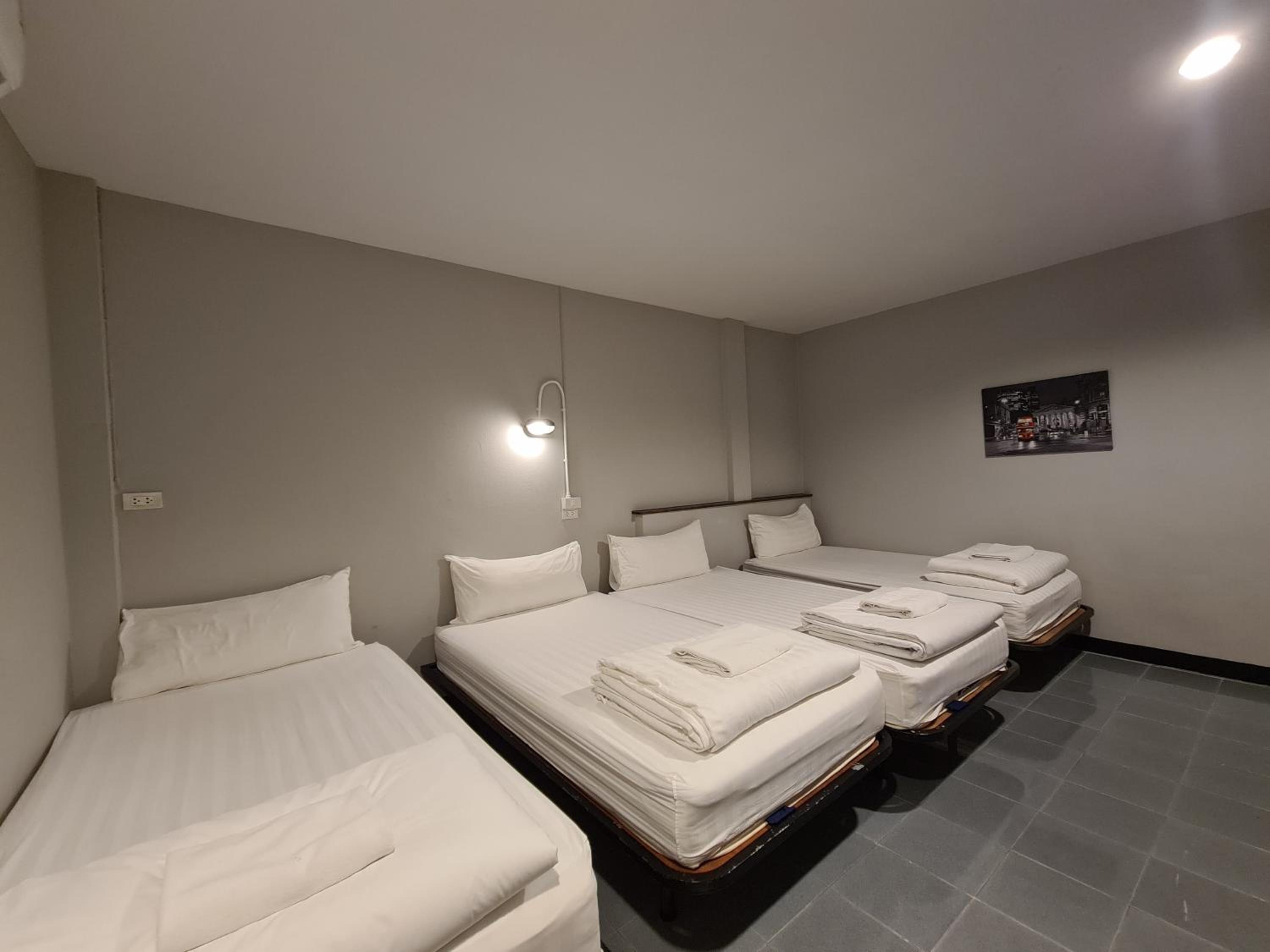 Family 4 Beds With Private Bathroom photo 3