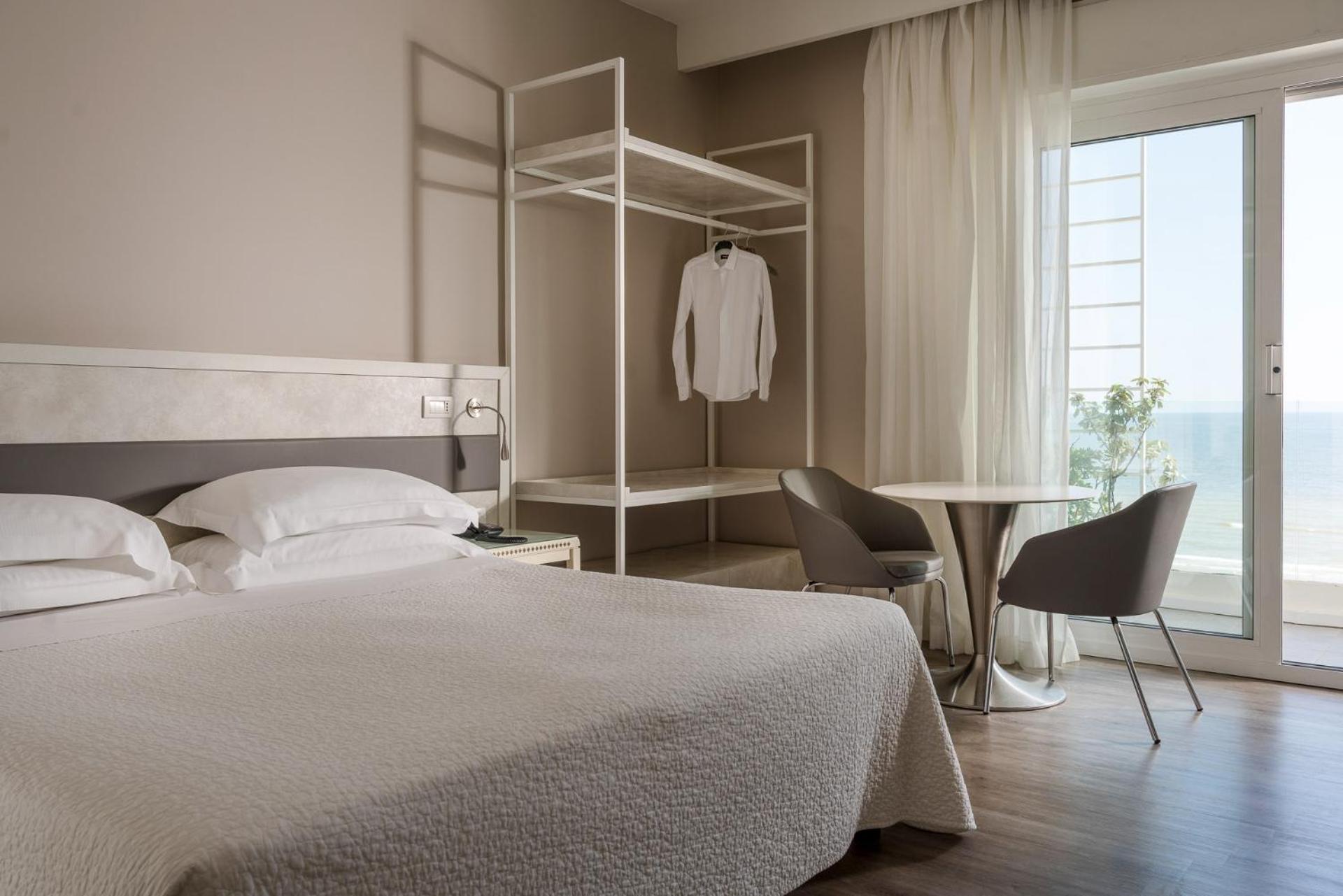 Suite - Photo 2