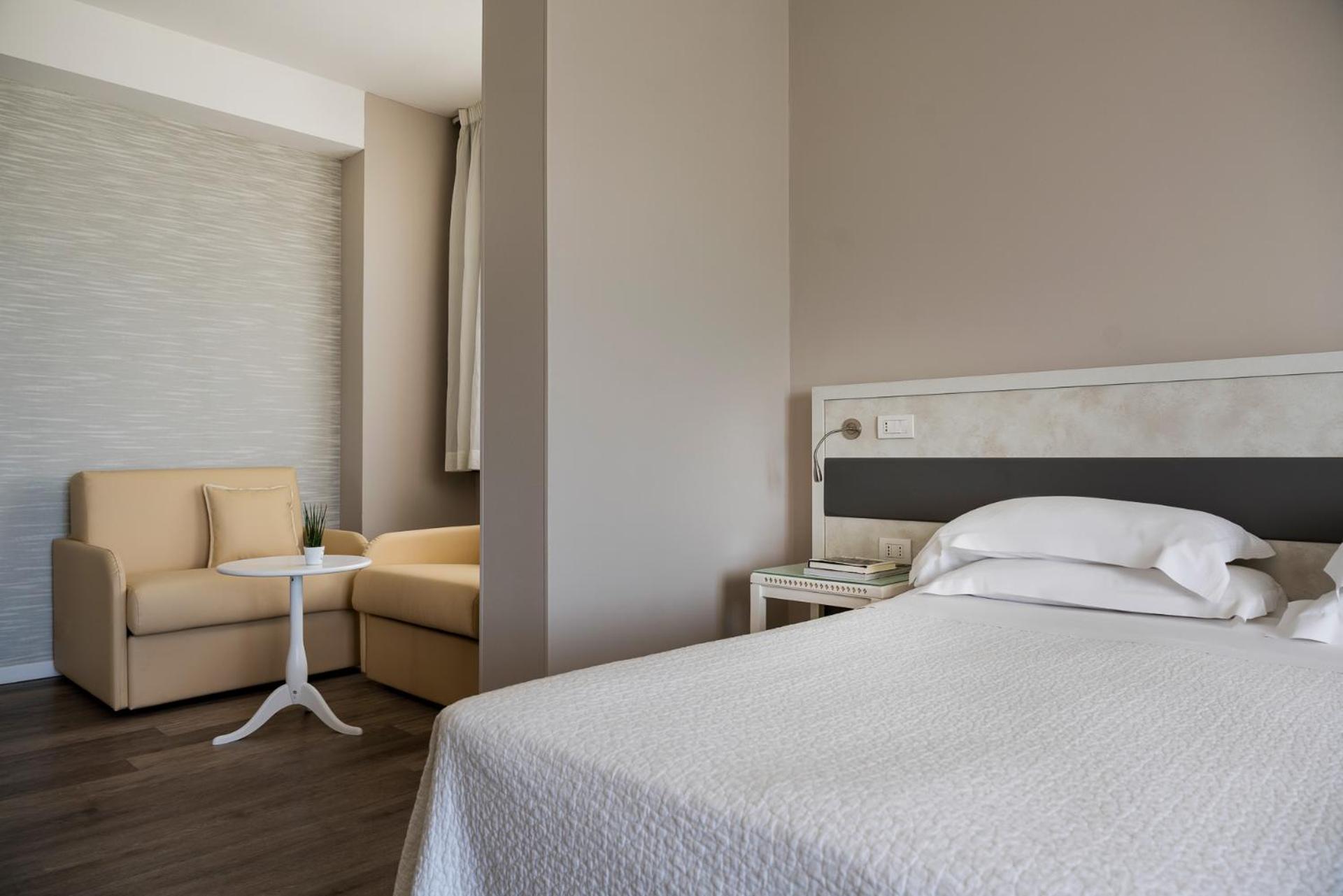 Suite - Photo 3