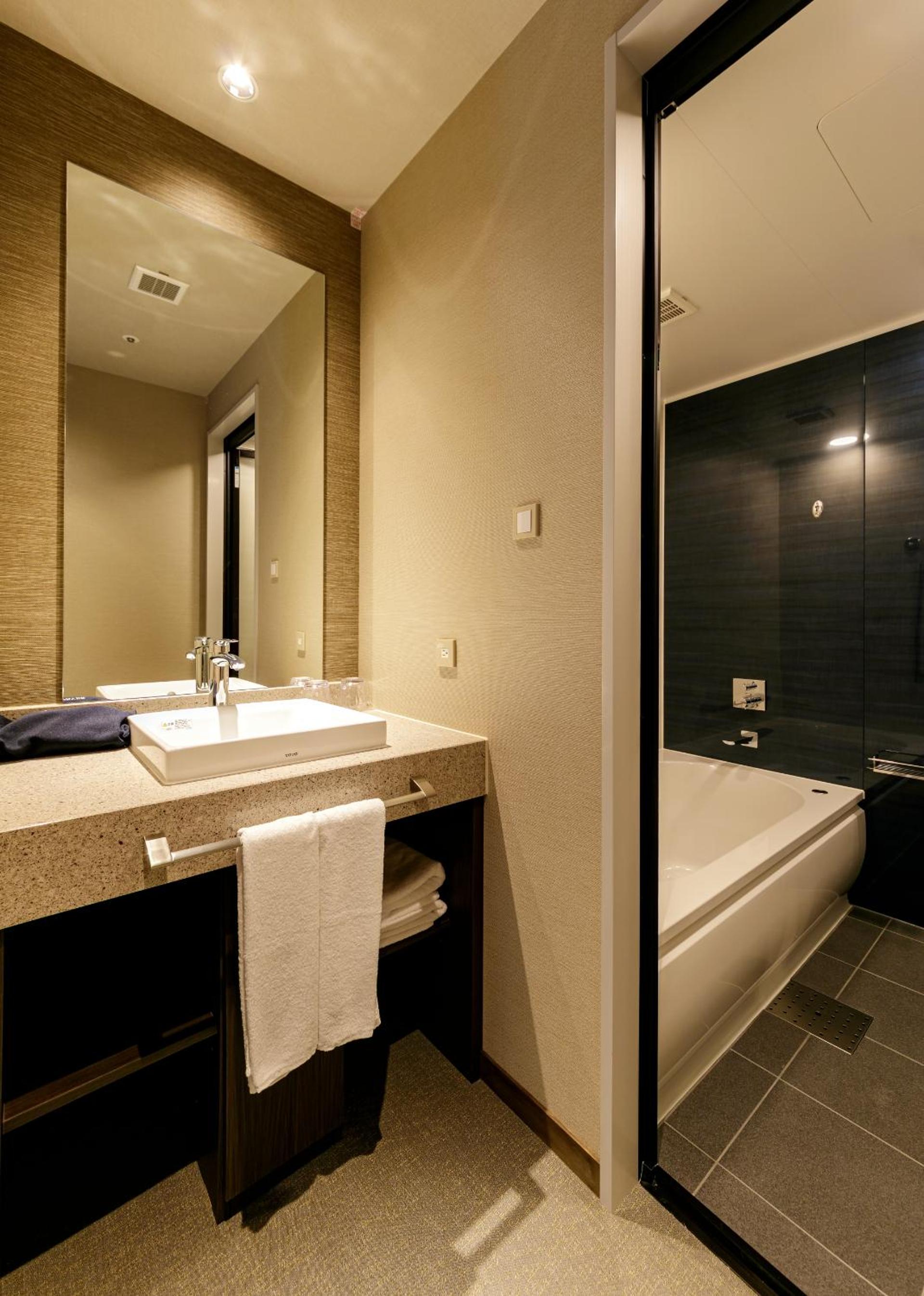Vischio Twin Room - Top Floor - Non-Smoking - Photo 4