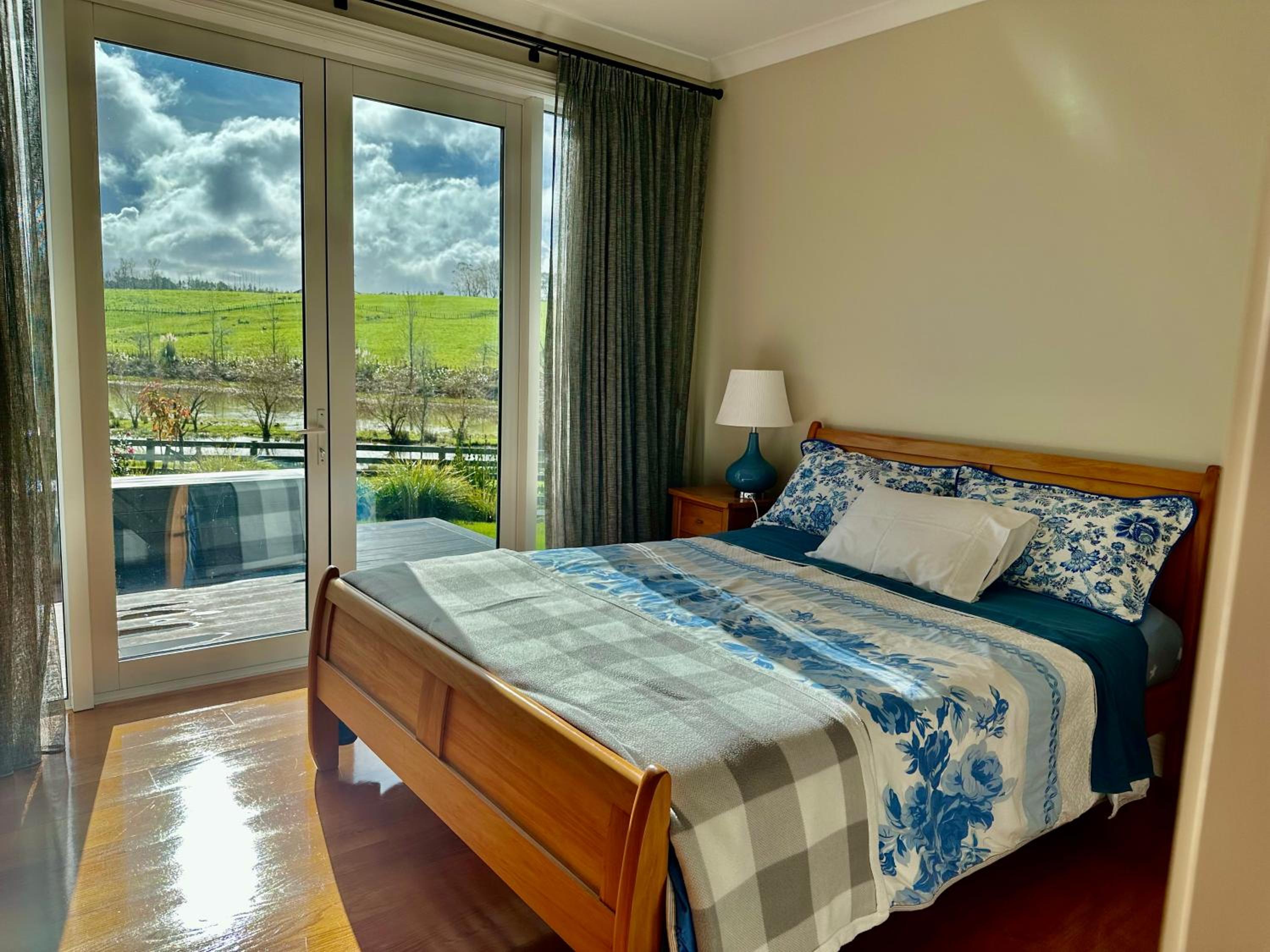 Two-Bedroom Suite - Photo 2