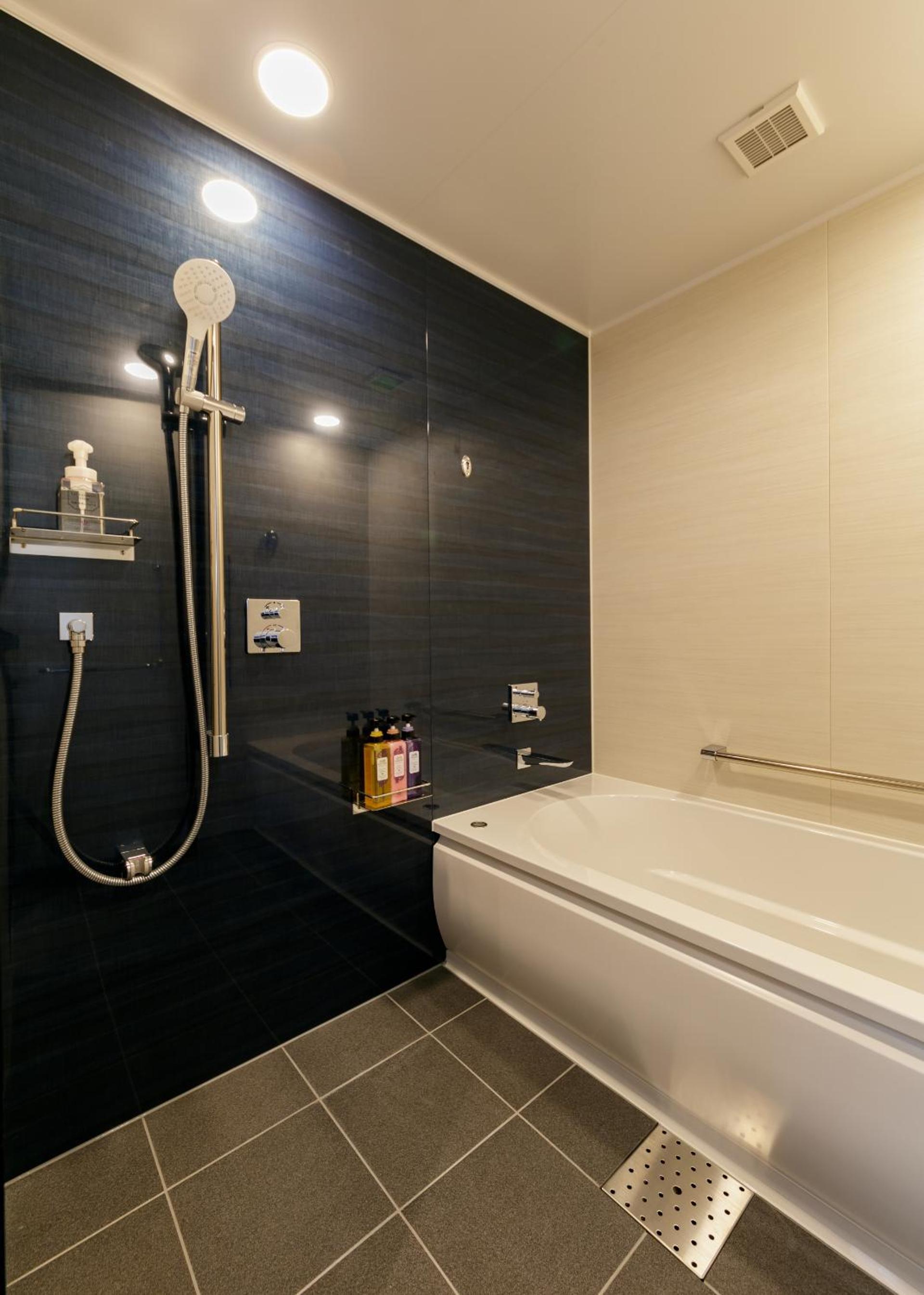 Premium Twin Room - Top Floor - Non-Smoking - Photo 4
