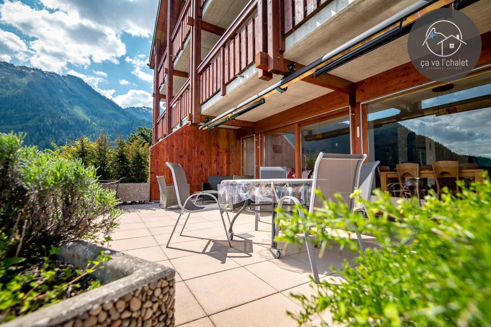 Two-Bedroom Apartment With Balcony photo 3