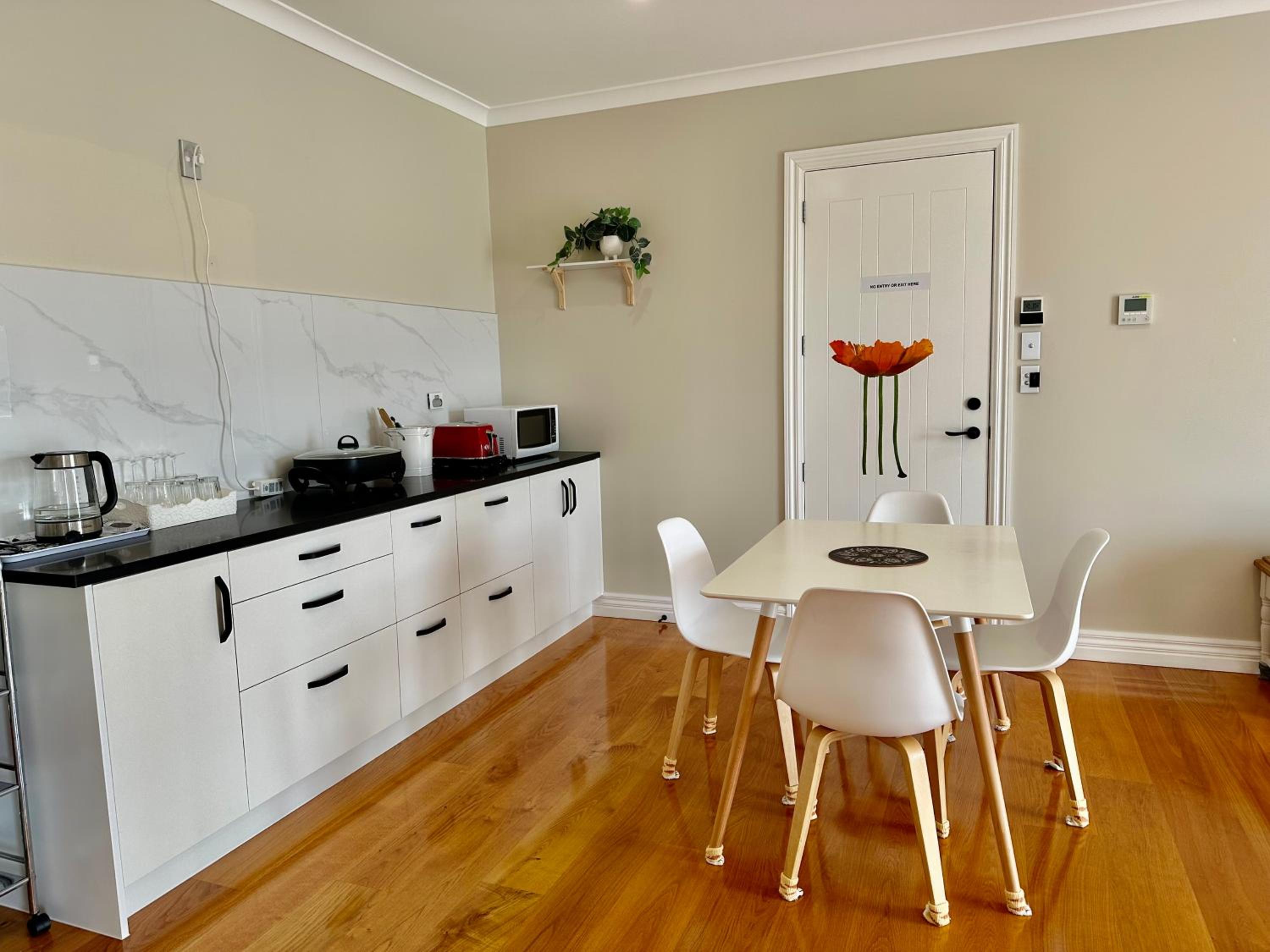 Two-Bedroom Suite - Photo 3
