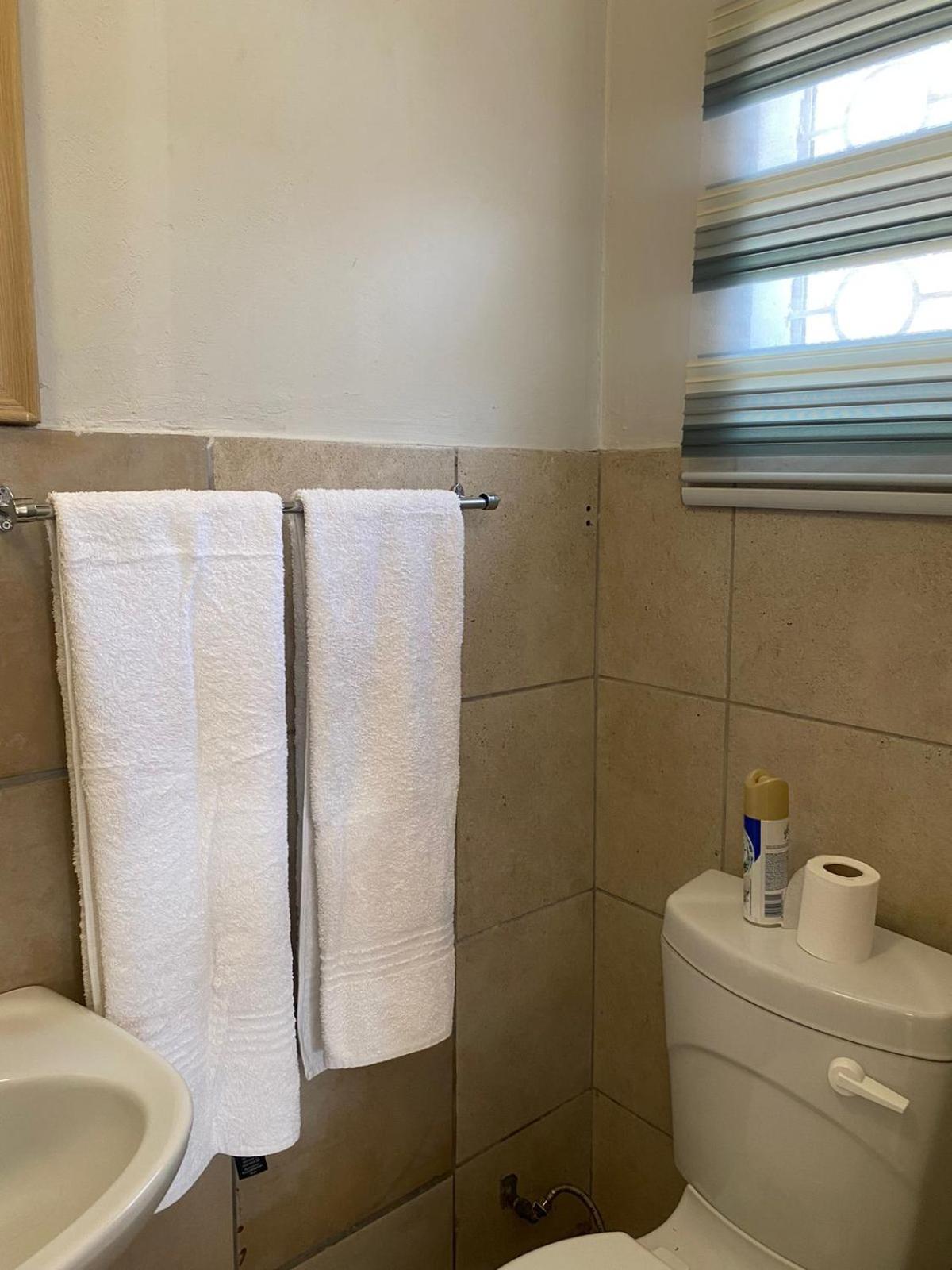 Deluxe Double or Twin Room - Photo 6