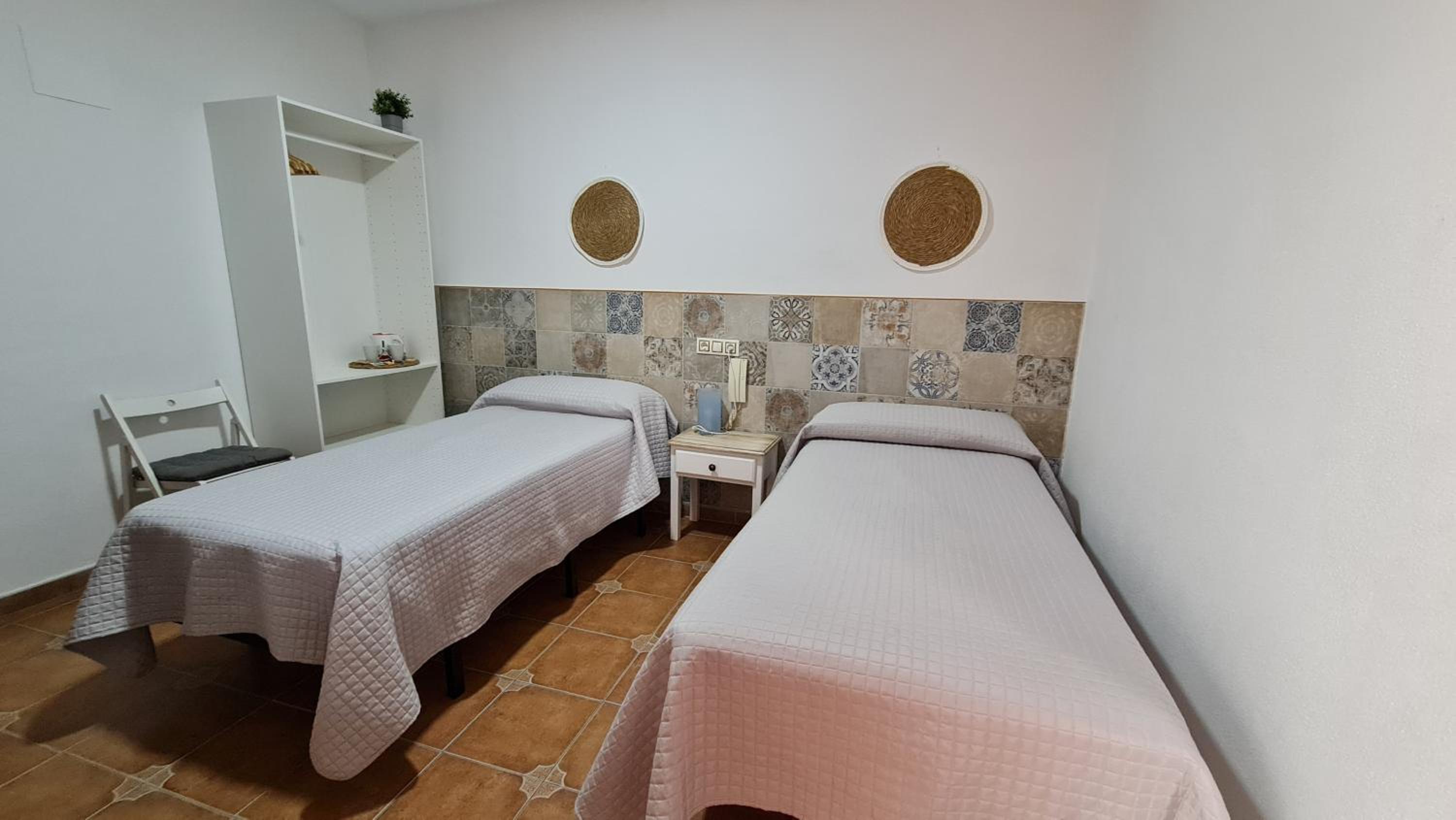 Double Room - Photo 9