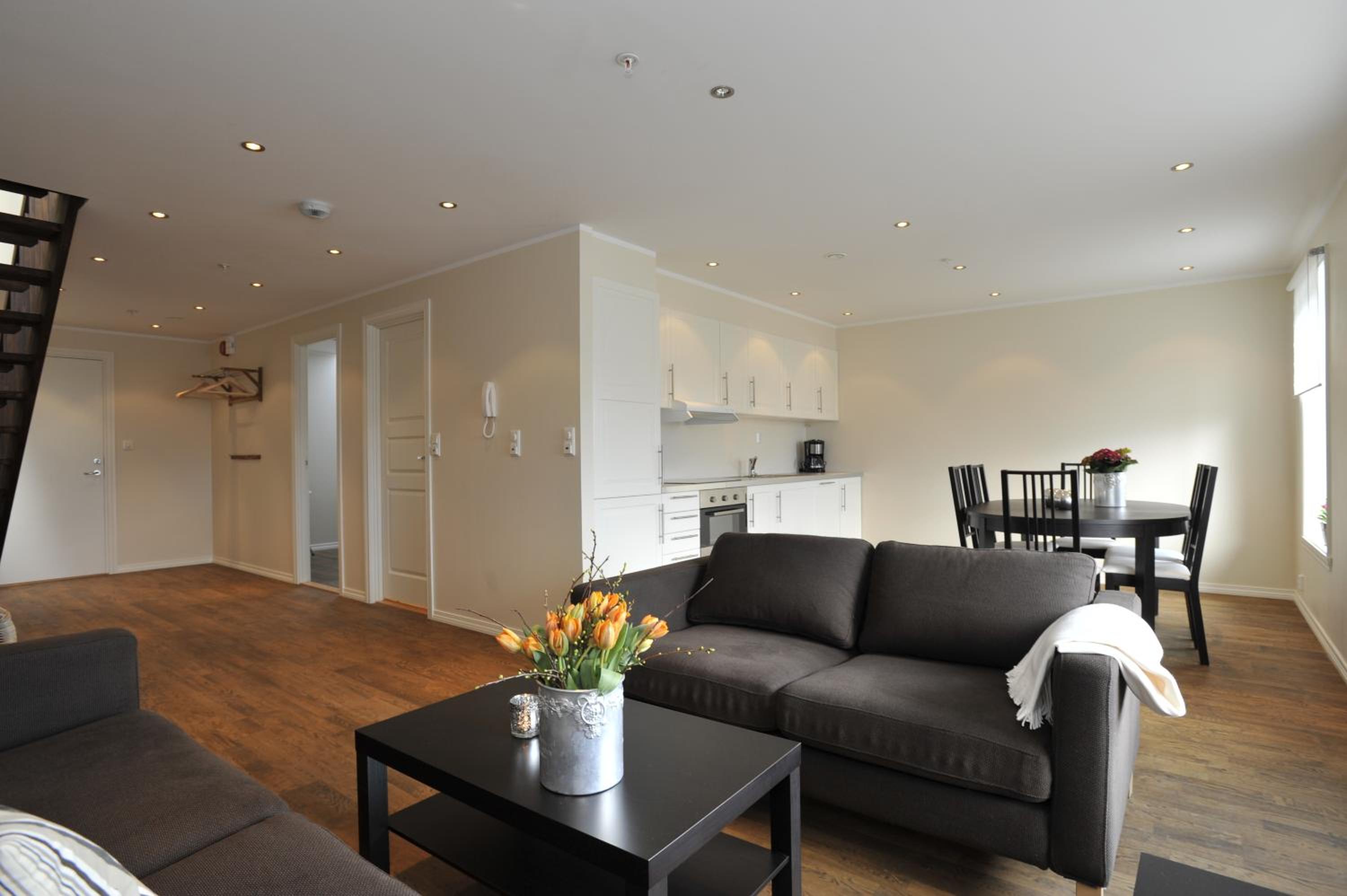 Four-Bedroom Apartment (8 Adults) - Photo 2