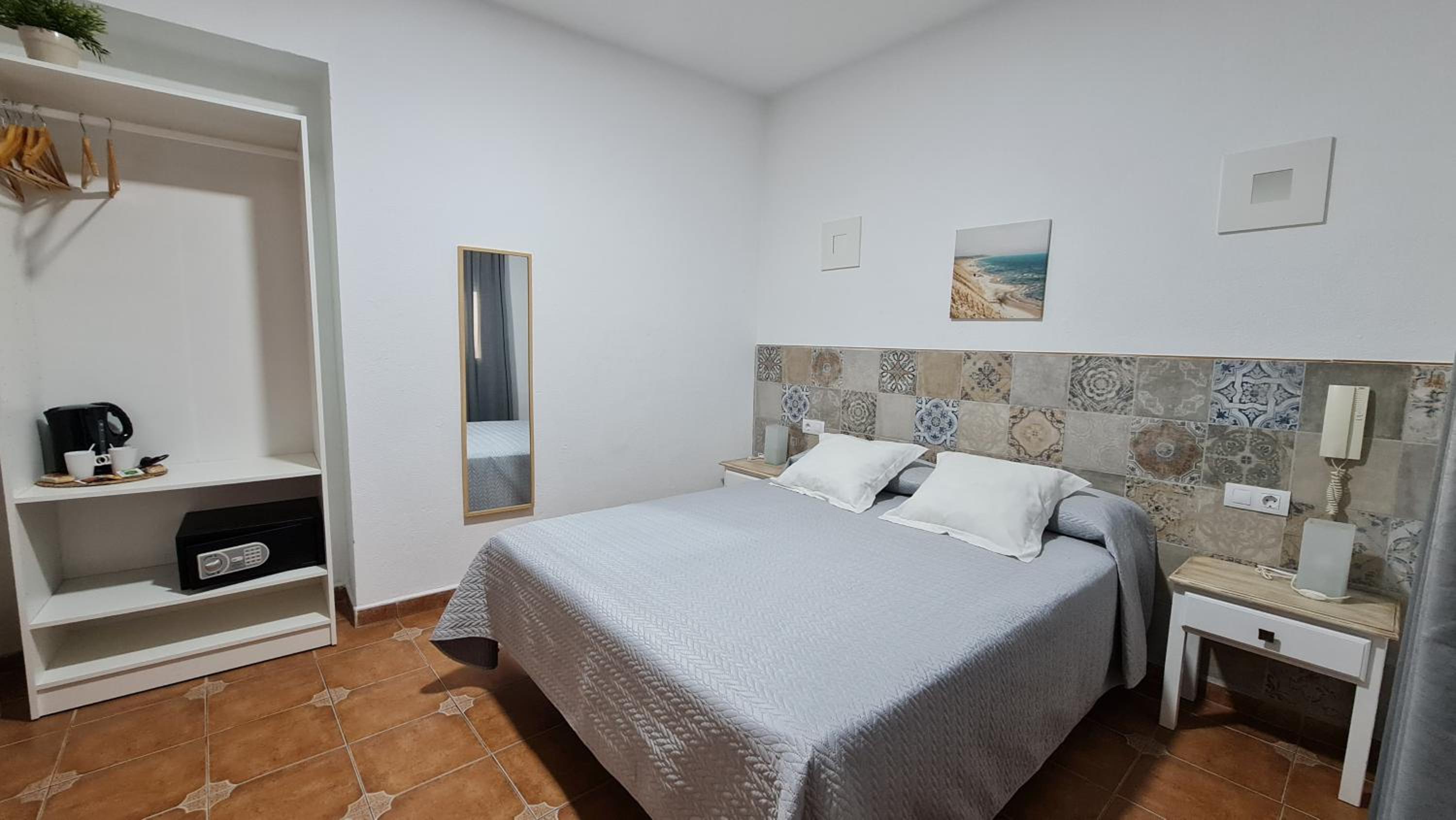 Double Room - Photo 6