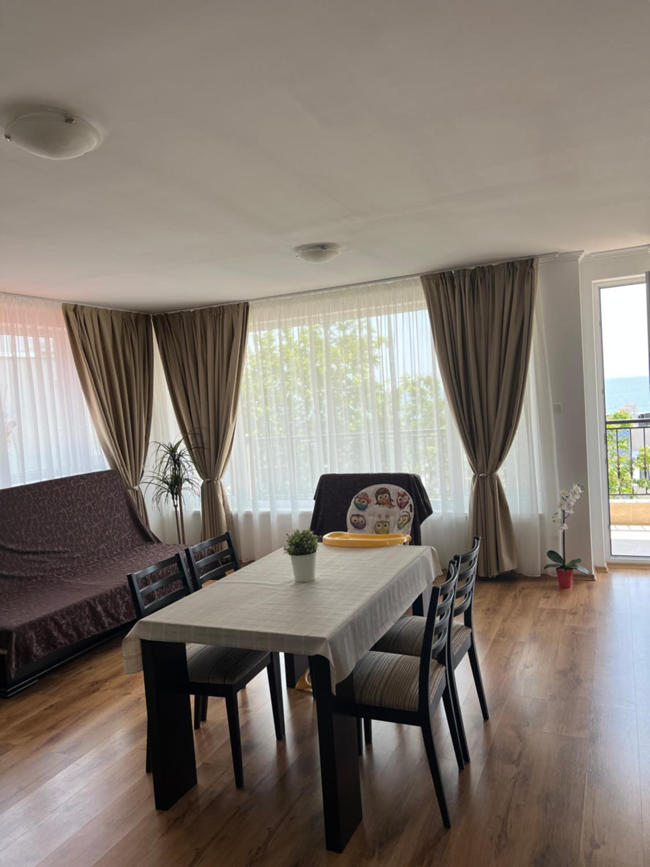 One-Bedroom Apartment with Balcony photo 2