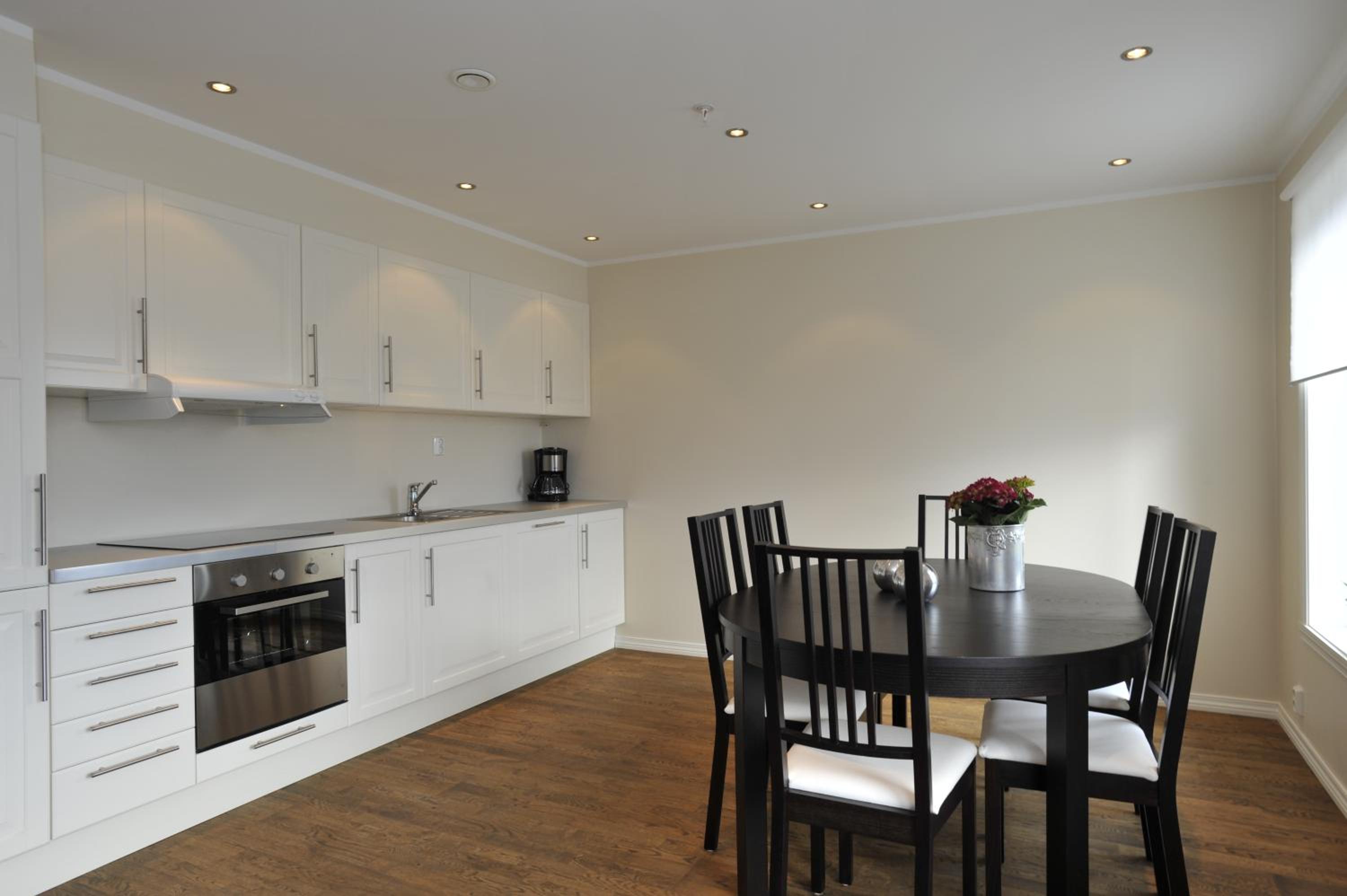 Four-Bedroom Apartment (8 Adults) - Photo 3