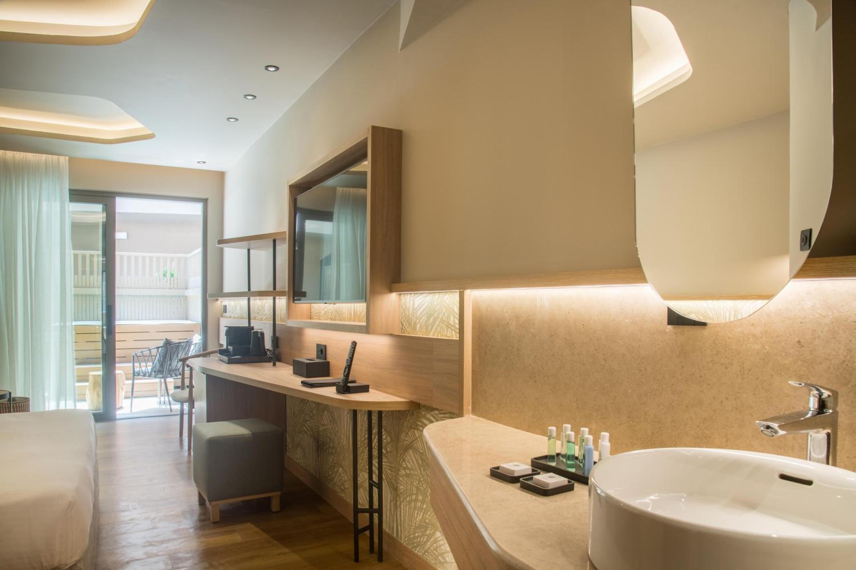 Classic Double Room with Outdoor Hot Tub - Photo 15