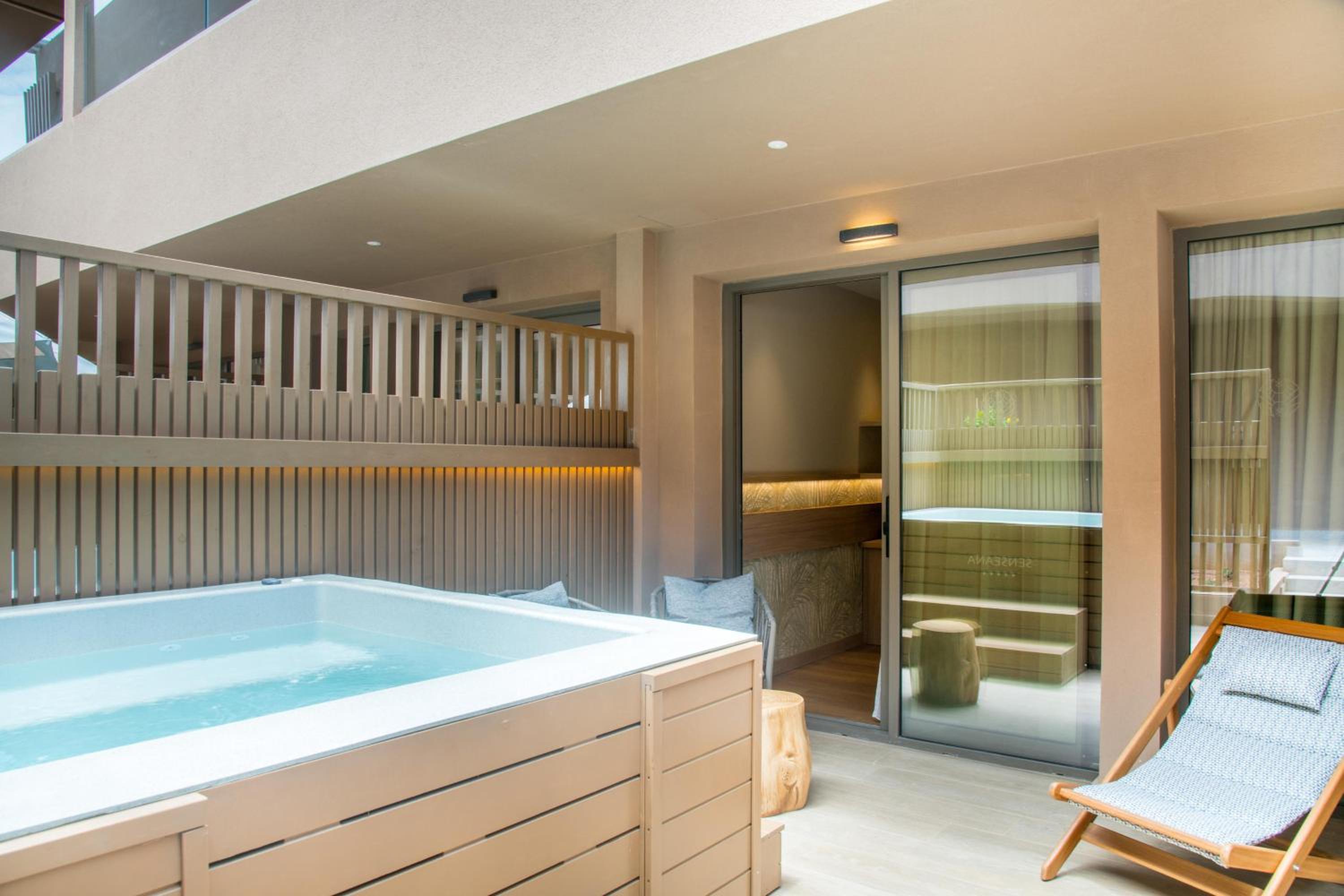 Classic Double Room with Outdoor Hot Tub - Photo 7