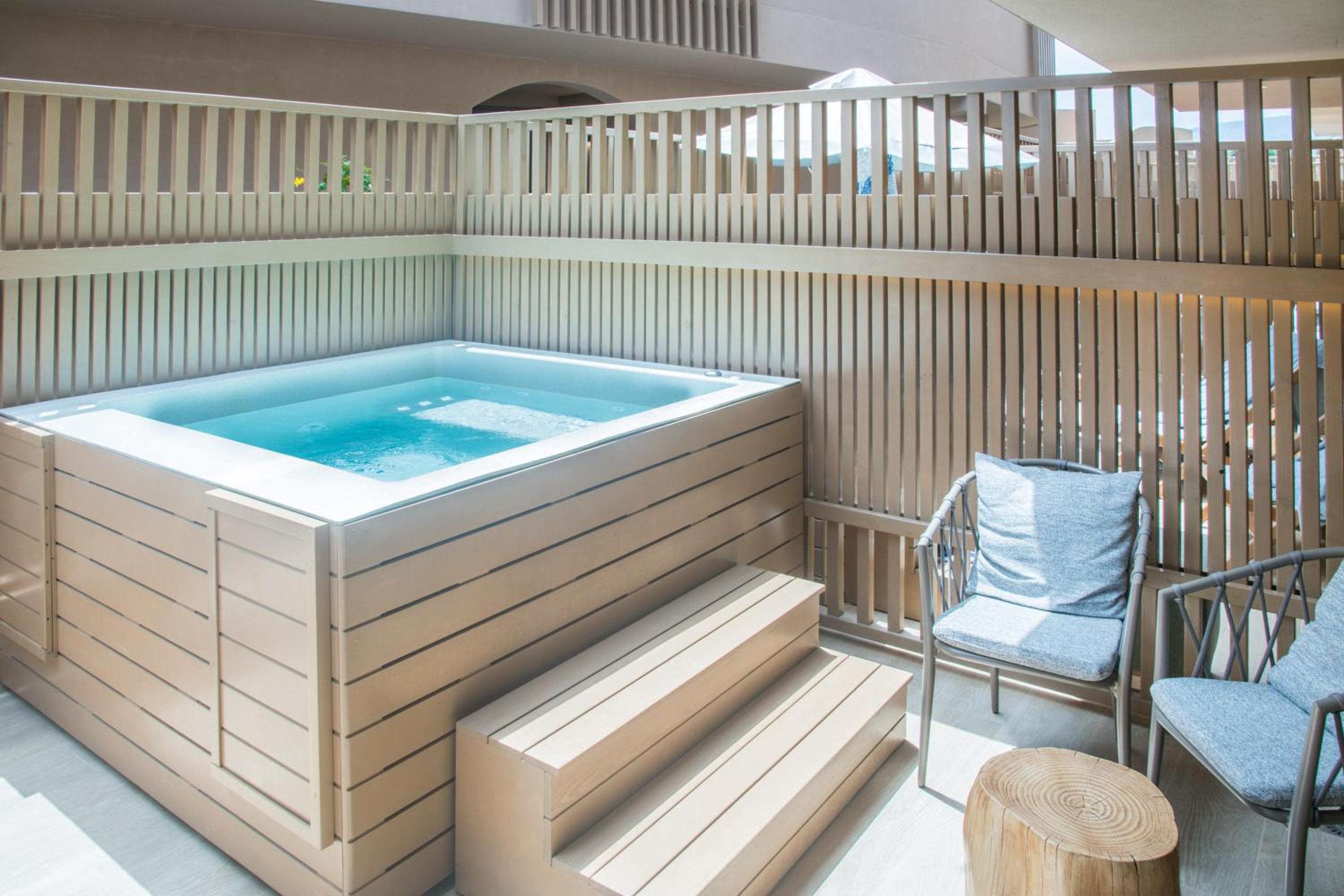 Classic Double Room with Outdoor Hot Tub